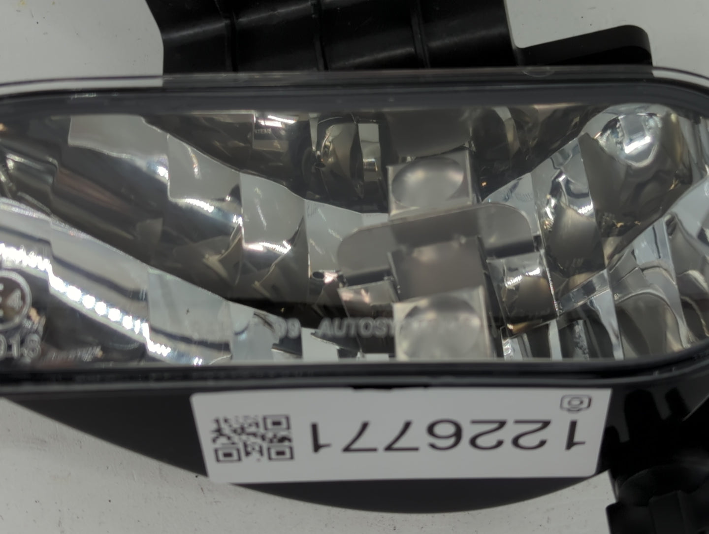 1999-2000 Chevrolet Tahoe Driver Left Oem Front Light Lamp - Oemusedautoparts1.com