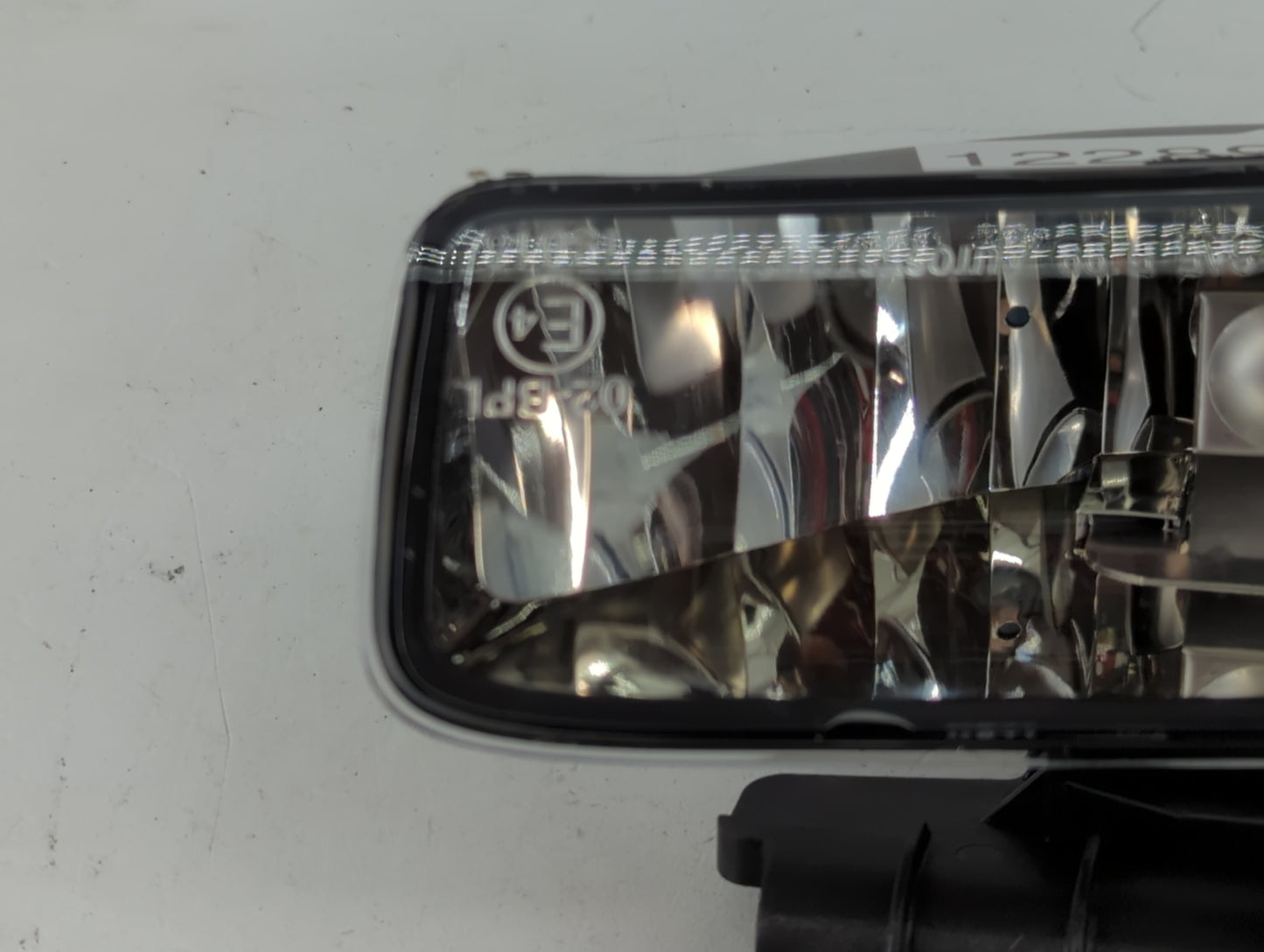 1999-2000 Chevrolet Tahoe Passenger Right Oem Front Light Lamp - Oemusedautoparts1.com