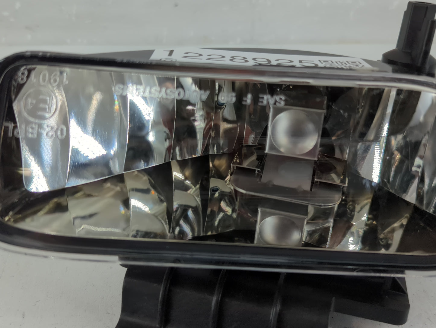 1999-2000 Chevrolet Tahoe Passenger Right Oem Front Light Lamp - Oemusedautoparts1.com