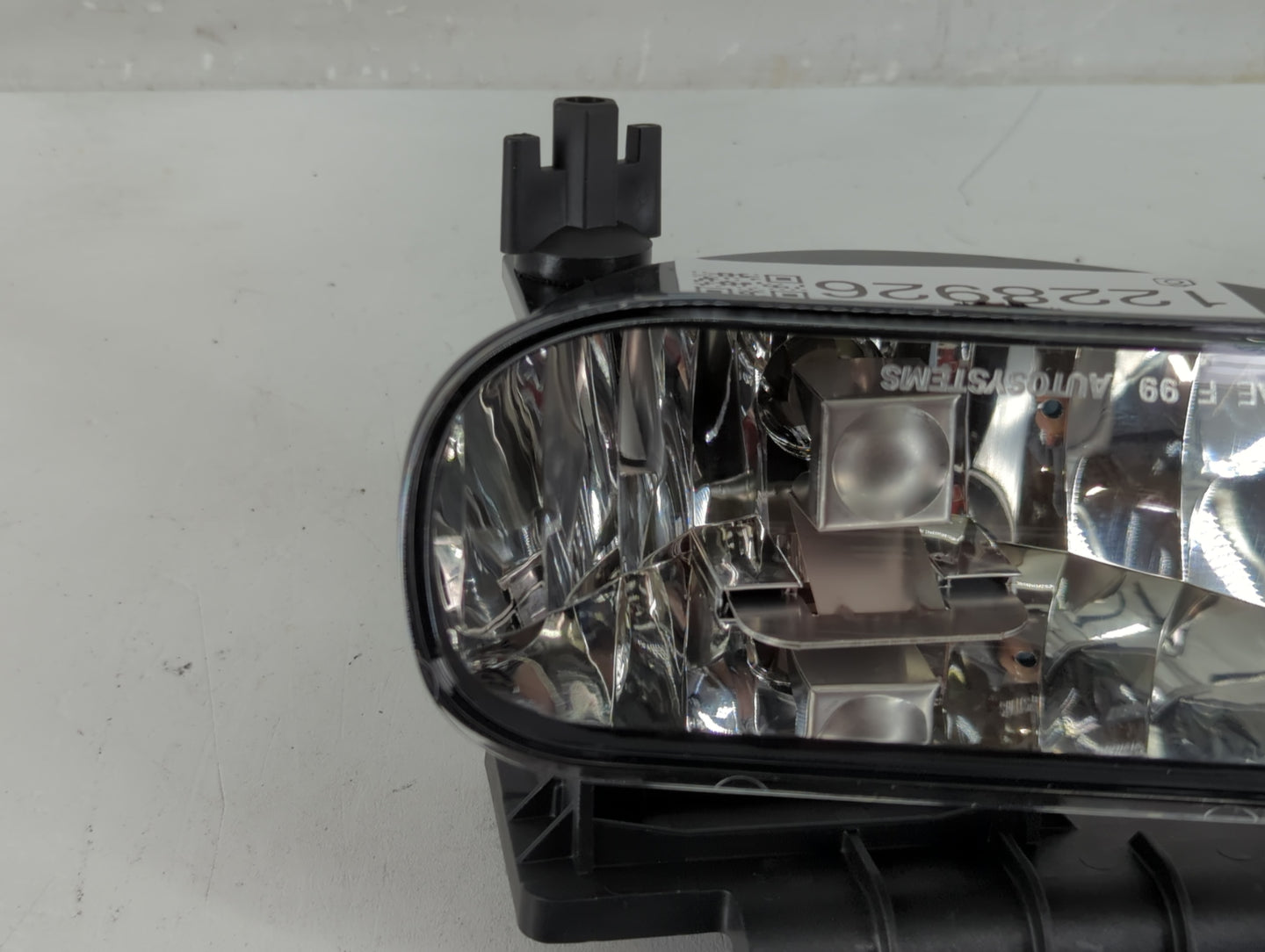 1999-2000 Chevrolet Tahoe Driver Left Oem Front Light Lamp - Oemusedautoparts1.com