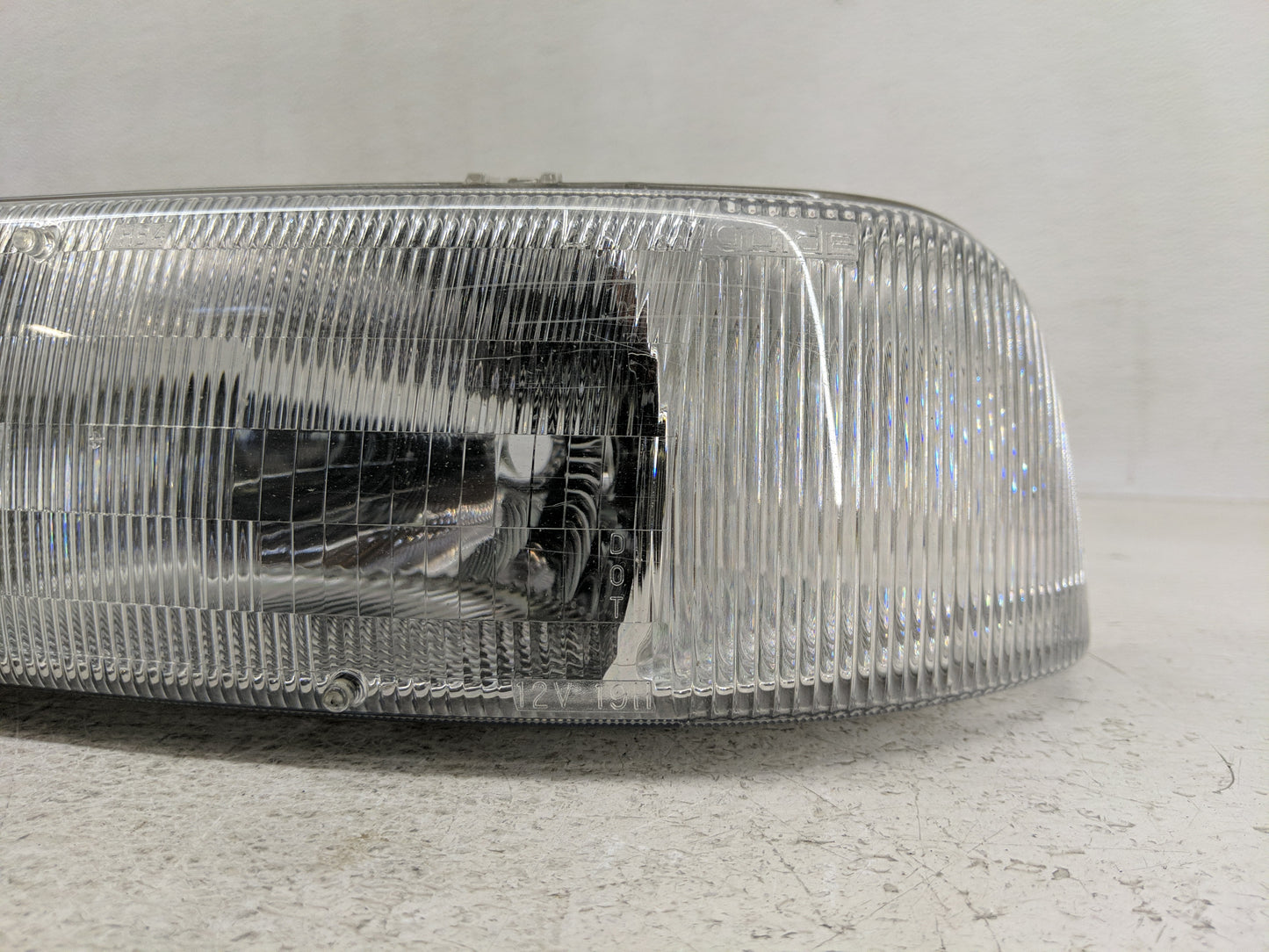 1995-2000 Chevrolet Tahoe Driver Left Oem Head Light Headlight Lamp - Oemusedautoparts1.com