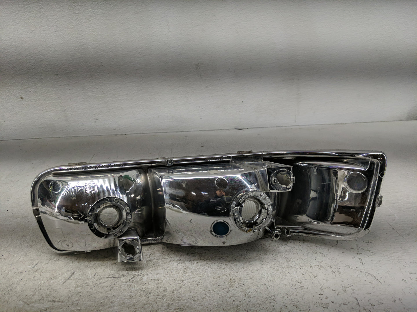1995-2000 Chevrolet Tahoe Driver Left Oem Head Light Headlight Lamp - Oemusedautoparts1.com