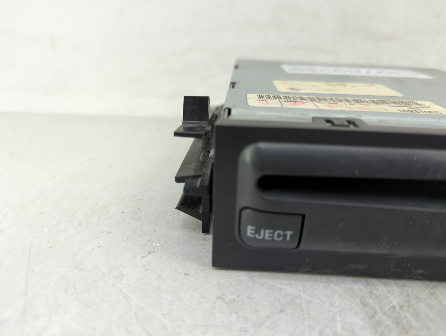 1995-2000 Chevrolet Tahoe Radio AM FM Cd Player Receiver Replacement P/N:16231055 Fits OEM Used Auto Parts - Oemusedautopart