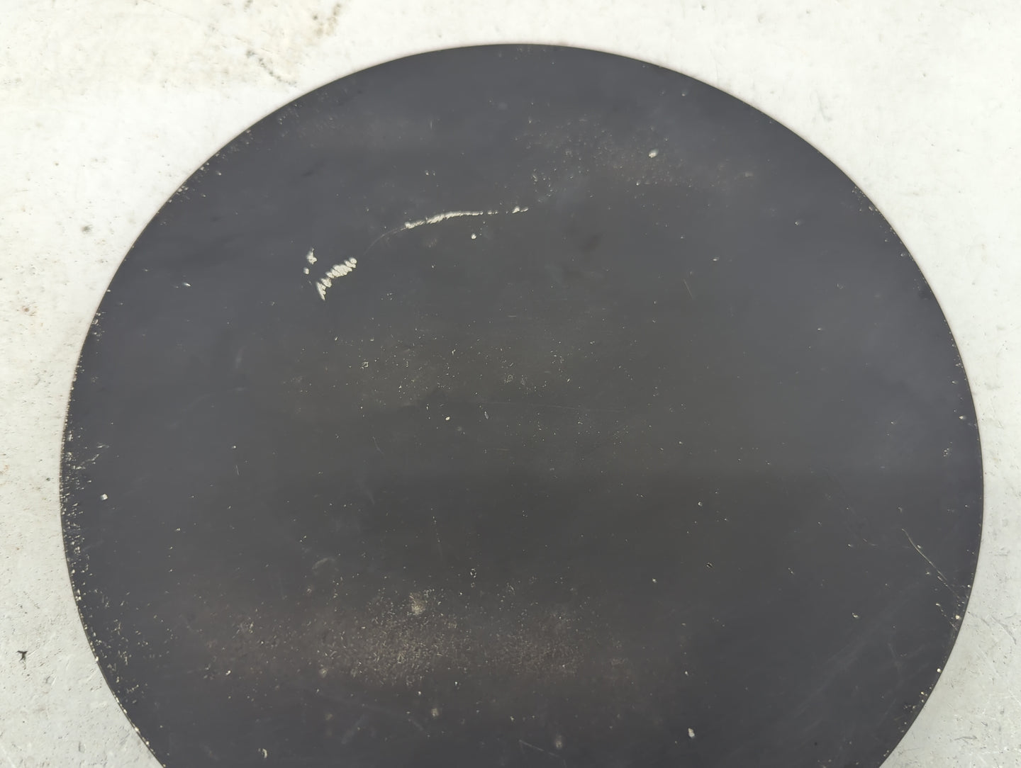 1999 Chevrolet Tahoe Center Cap Oem Black 1413847 - Oemusedautoparts1.com