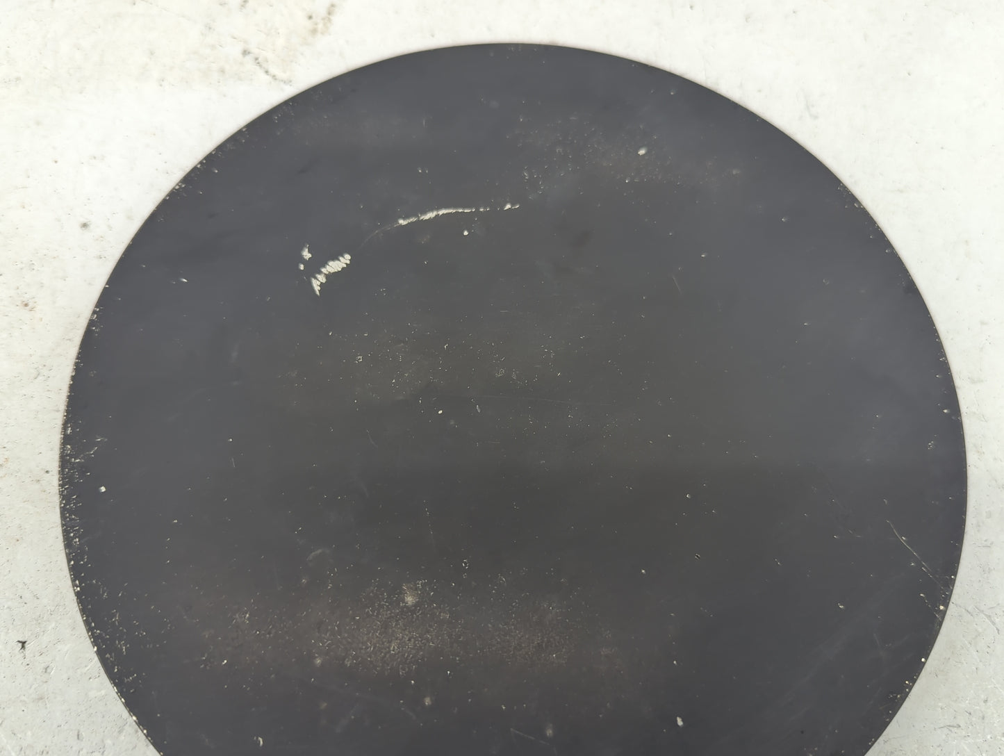 1999 Chevrolet Tahoe Center Cap Oem Black 1413847 - Oemusedautoparts1.com