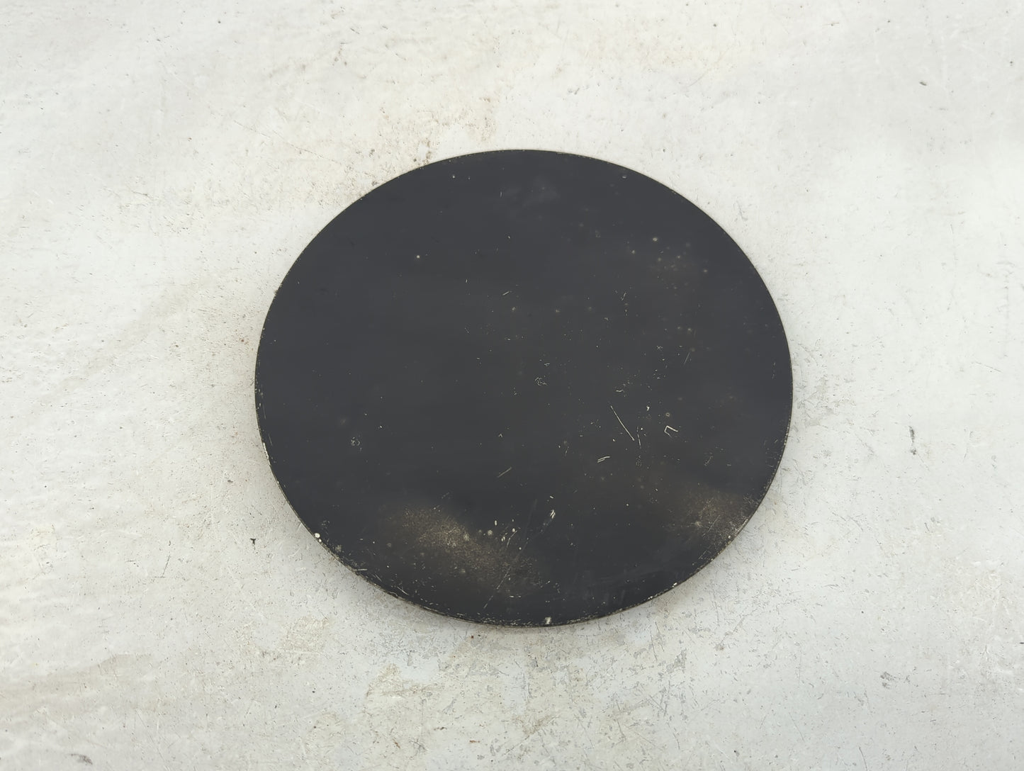1999 Chevrolet Tahoe Center Cap Oem Black 1413848 - Oemusedautoparts1.com