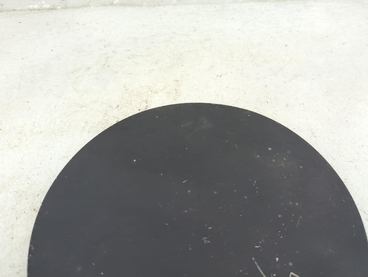 1999 Chevrolet Tahoe Center Cap Oem Black 1413848 - Oemusedautoparts1.com