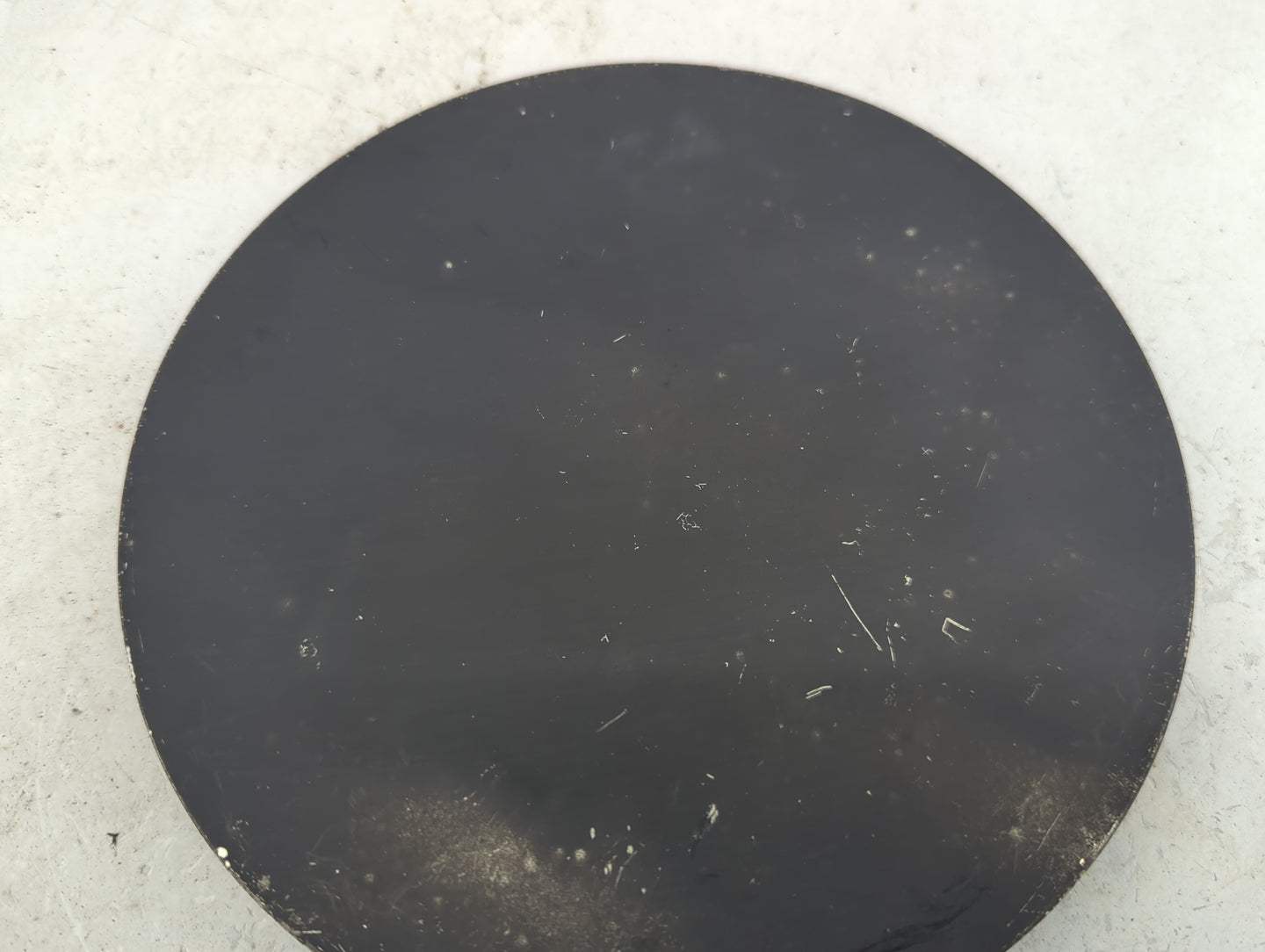 1999 Chevrolet Tahoe Center Cap Oem Black 1413848 - Oemusedautoparts1.com