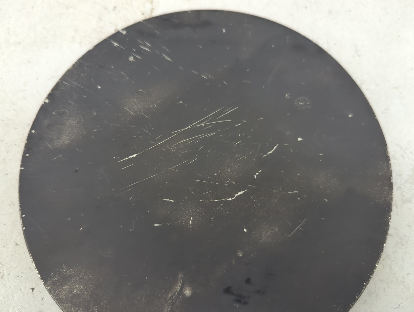 1999 Chevrolet Tahoe Center Cap Oem Black 1413849 - Oemusedautoparts1.com