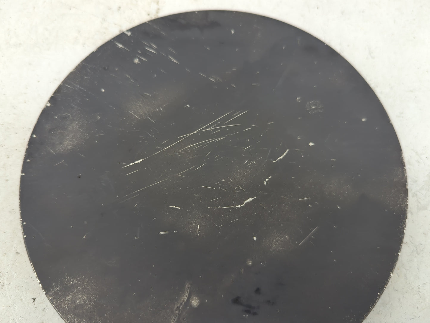 1999 Chevrolet Tahoe Center Cap Oem Black 1413849 - Oemusedautoparts1.com