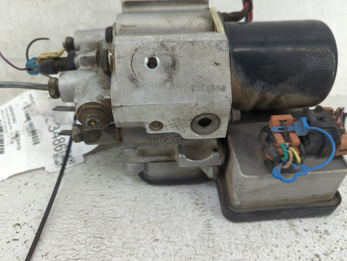 1999 Chevrolet Tahoe ABS Pump Control Module Replacement P/N:12765501 Fits OEM Used Auto Parts - Oemusedautoparts1.com