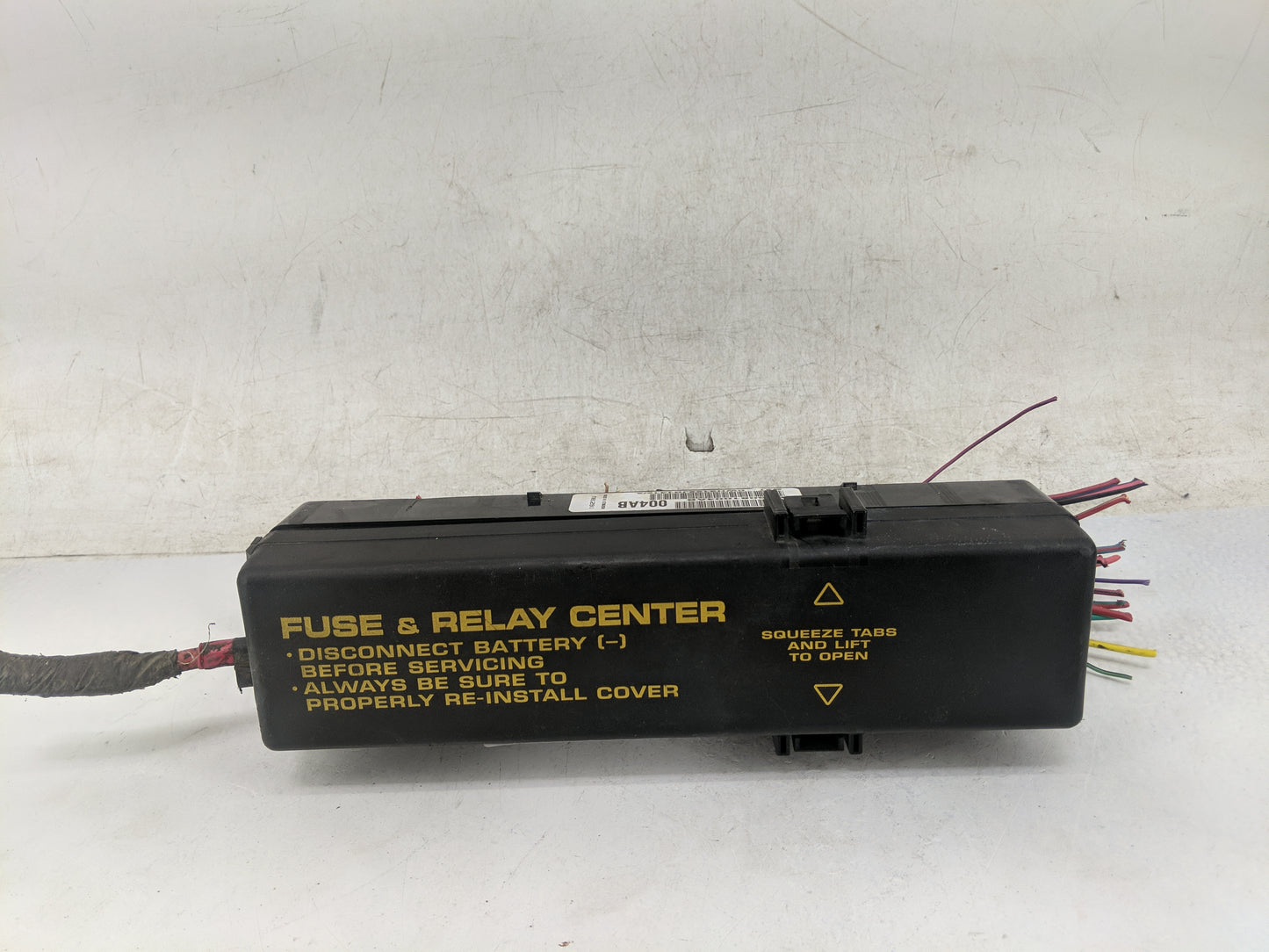 1999 Chrysler Lhs Fusebox Fuse Box Panel Relay Module Fits OEM Used Auto Parts - Oemusedautoparts1.com