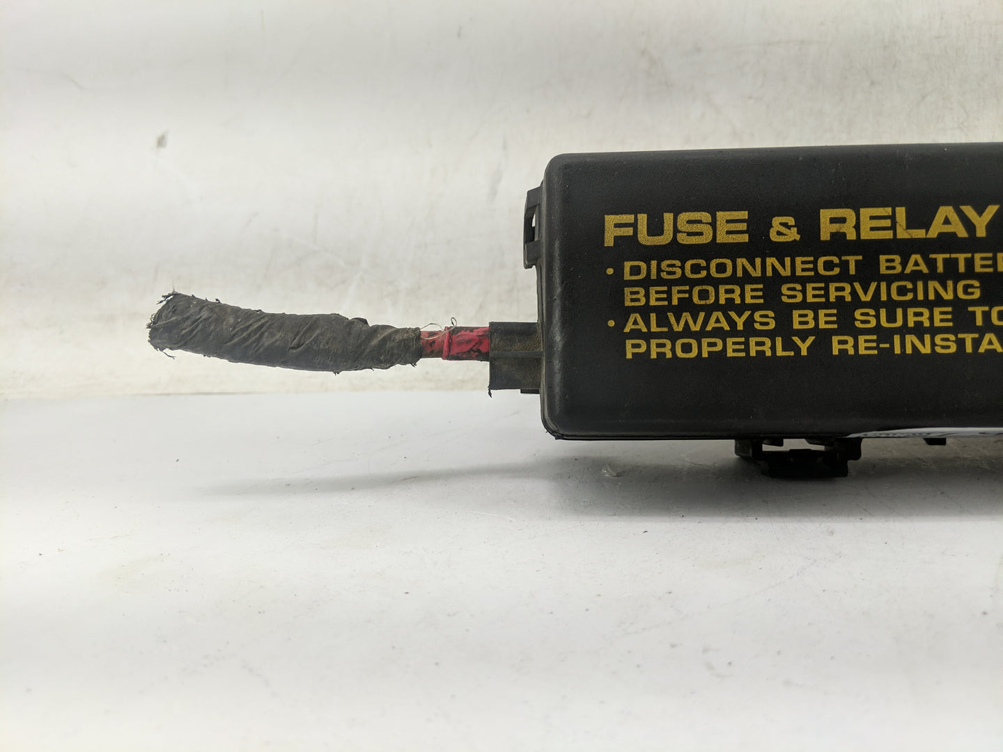 1999 Chrysler Lhs Fusebox Fuse Box Panel Relay Module Fits OEM Used Auto Parts - Oemusedautoparts1.com
