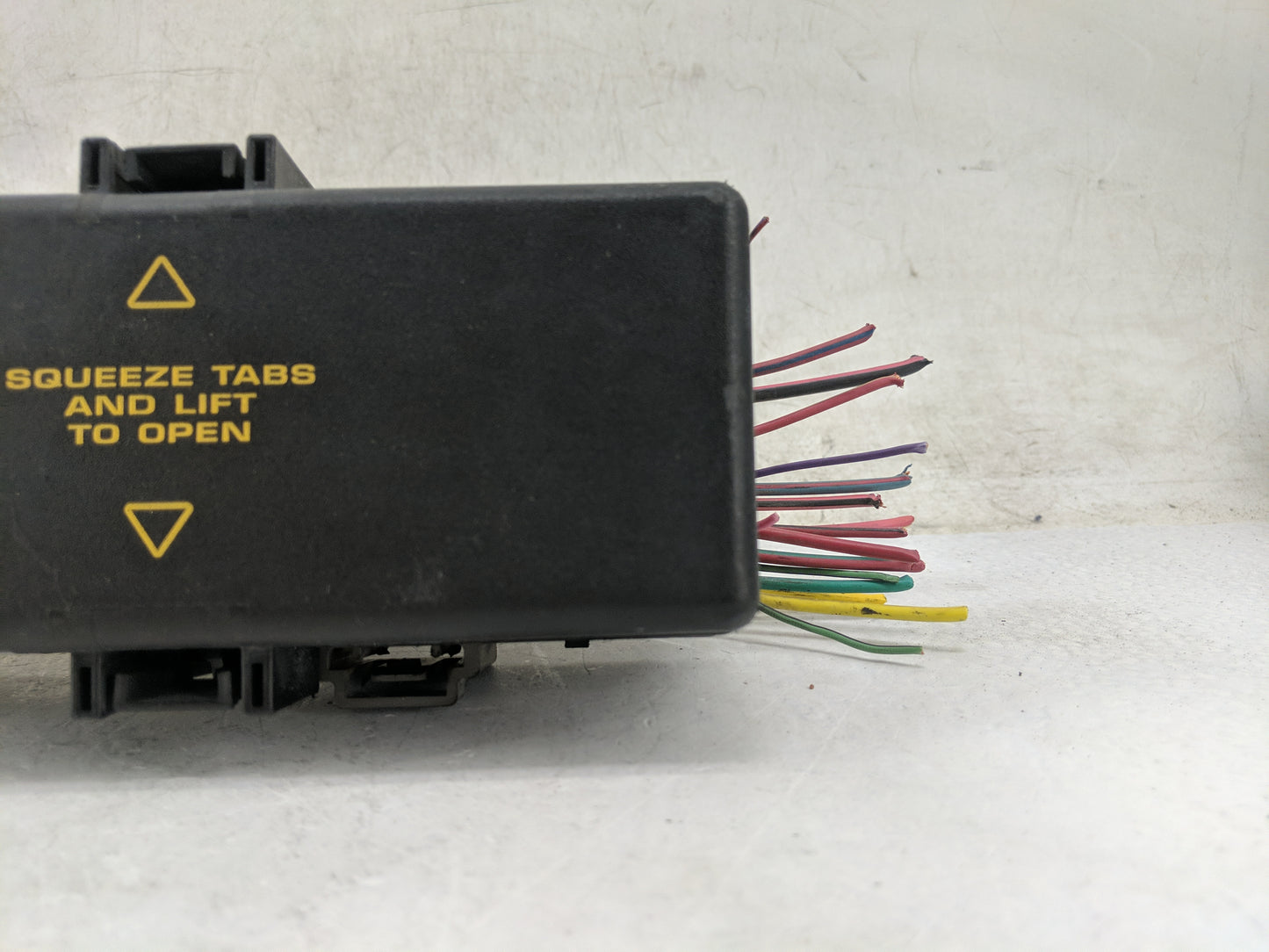 1999 Chrysler Lhs Fusebox Fuse Box Panel Relay Module Fits OEM Used Auto Parts - Oemusedautoparts1.com