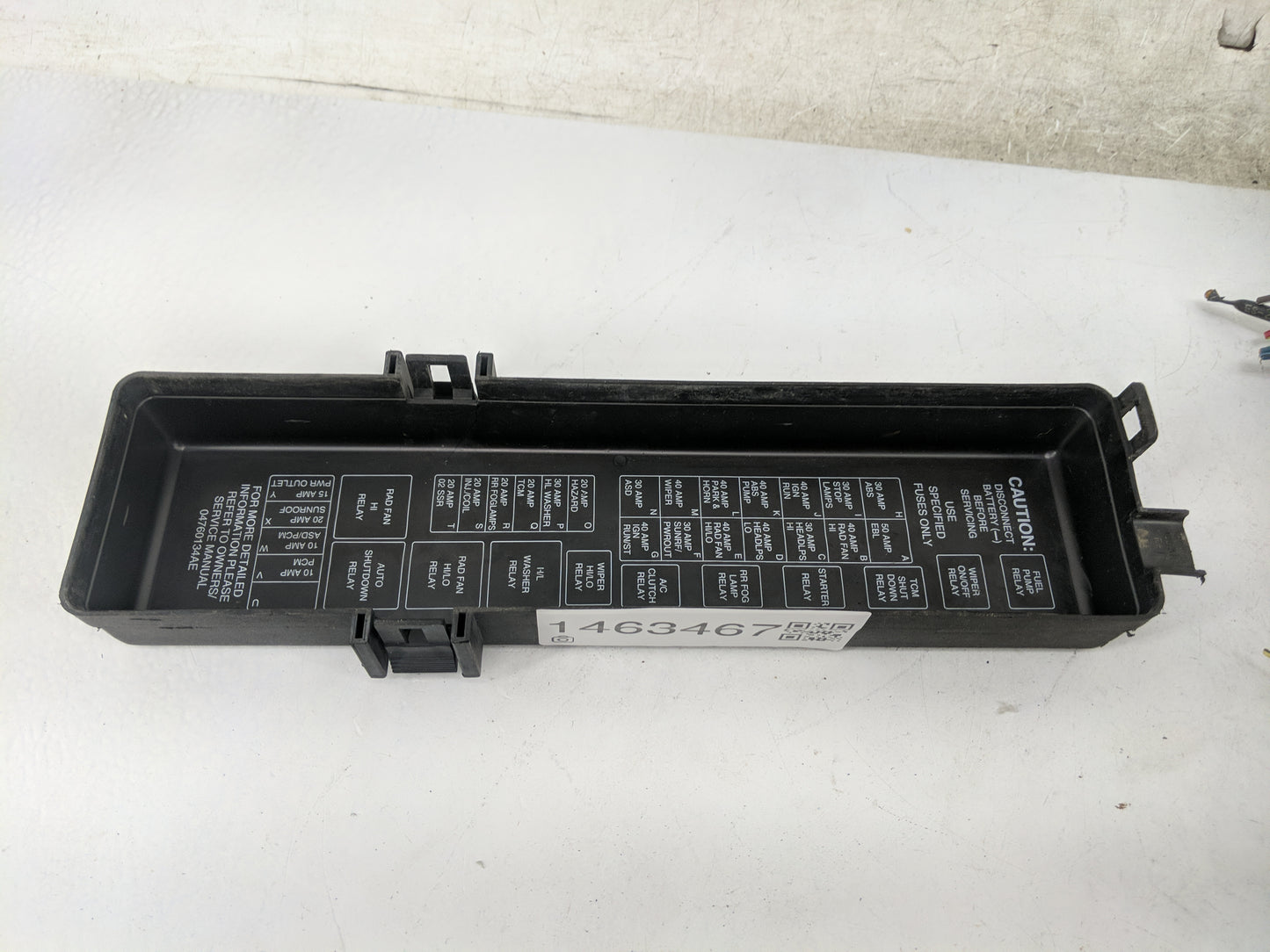 1999 Chrysler Lhs Fusebox Fuse Box Panel Relay Module Fits OEM Used Auto Parts - Oemusedautoparts1.com