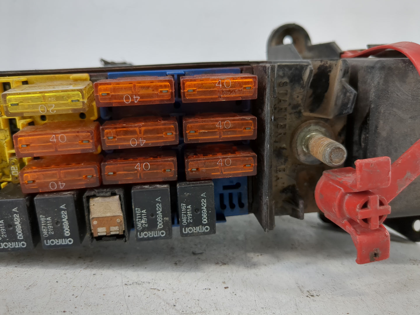 1999 Chrysler Sebring Fusebox Fuse Box Panel Relay Module Fits OEM Used Auto Parts - Oemusedautoparts1.com