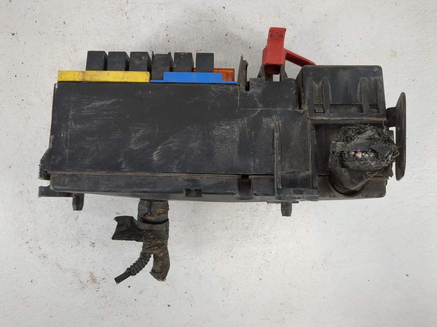 1999 Chrysler Sebring Fusebox Fuse Box Panel Relay Module Fits OEM Used Auto Parts - Oemusedautoparts1.com