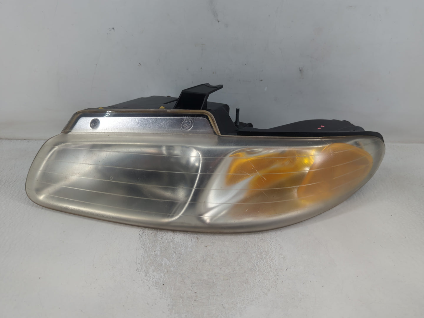 Chrysler Voyager Passenger Right Oem Head Light Headlight Lamp Black - Oemusedautoparts1.com