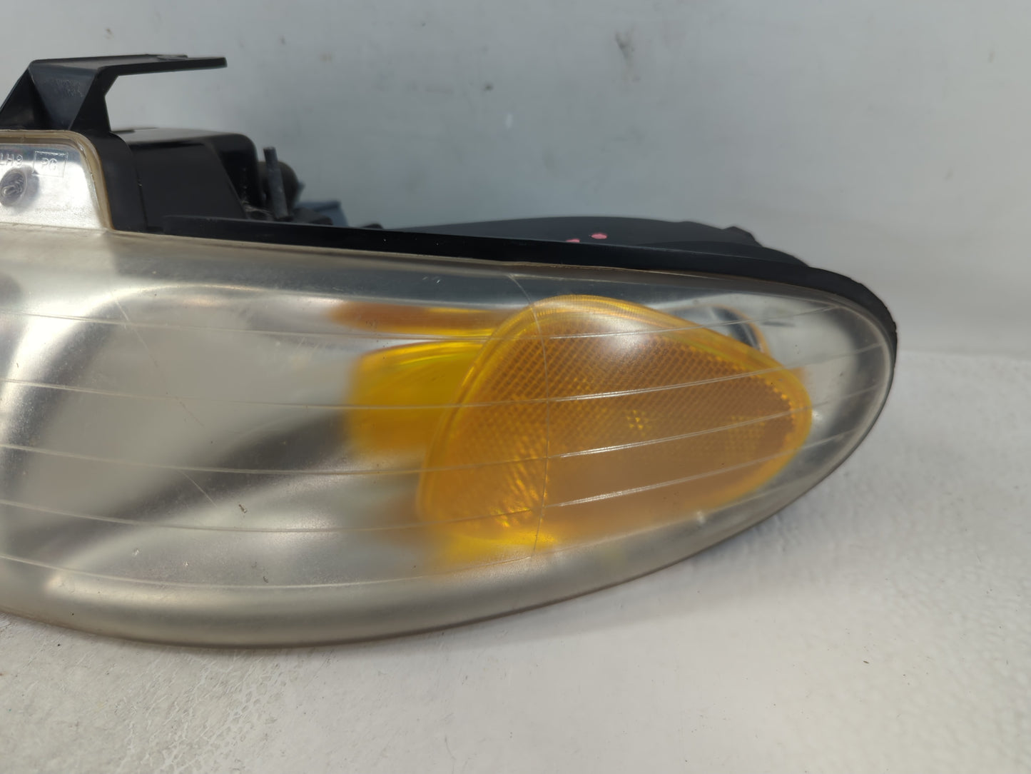 Chrysler Voyager Passenger Right Oem Head Light Headlight Lamp Black - Oemusedautoparts1.com