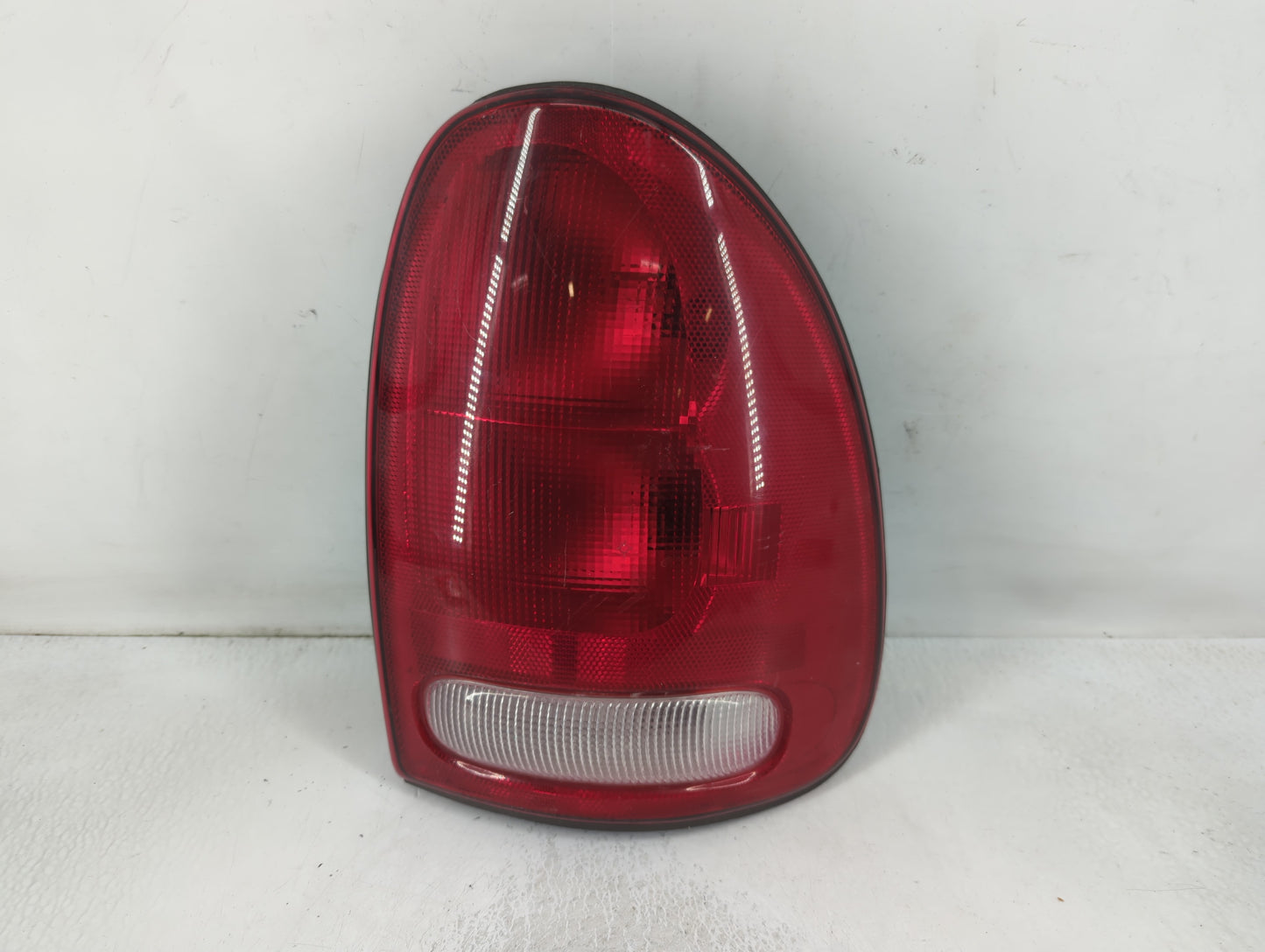 1999 Chrysler Voyager Tail Light Assembly Passenger Right OEM Fits Fits 1996 1997 1998 2000 2001 2002 2003 OEM Used Auto Par