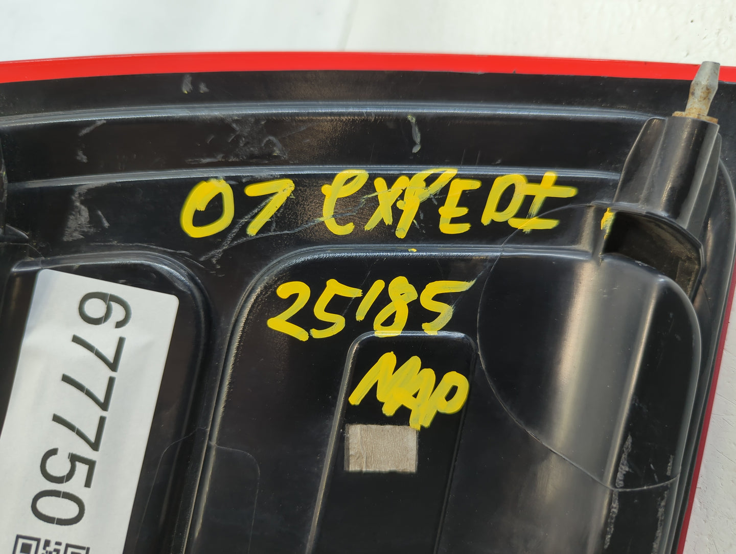 1997-2004 Dodge Dakota Tail Light Assembly Driver Left OEM P/N:44ZH-1865B Fits Fits 1997 1998 1999 2000 2001 2002 2003 2004 