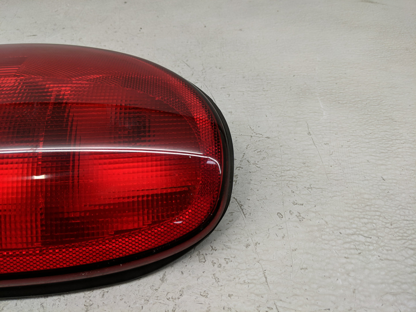 1999 Dodge Durango Tail Light Assembly Driver Left OEM P/N:4576363 4576362 Fits OEM Used Auto Parts - Oemusedautoparts1.com