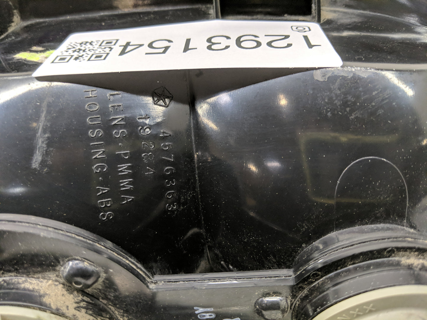 1999 Dodge Durango Tail Light Assembly Driver Left OEM P/N:4576363 4576362 Fits OEM Used Auto Parts - Oemusedautoparts1.com