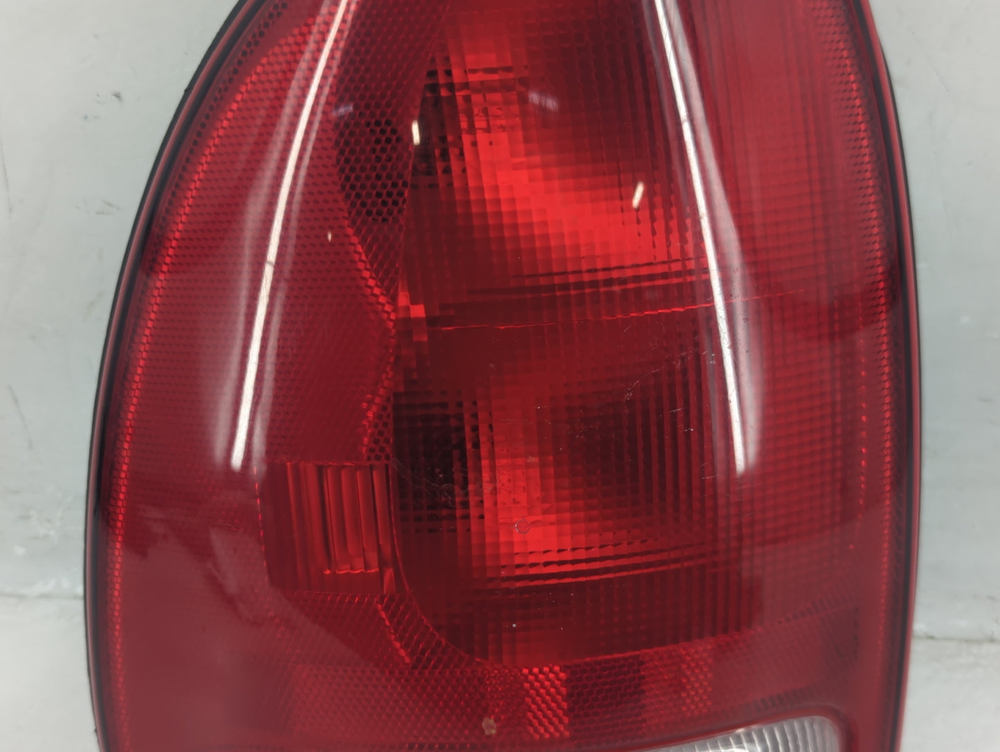 1998-2003 Dodge Durango Tail Light Assembly Driver Left OEM P/N:4576363 Fits Fits 1996 1997 1998 1999 2000 2001 2002 2003 OE