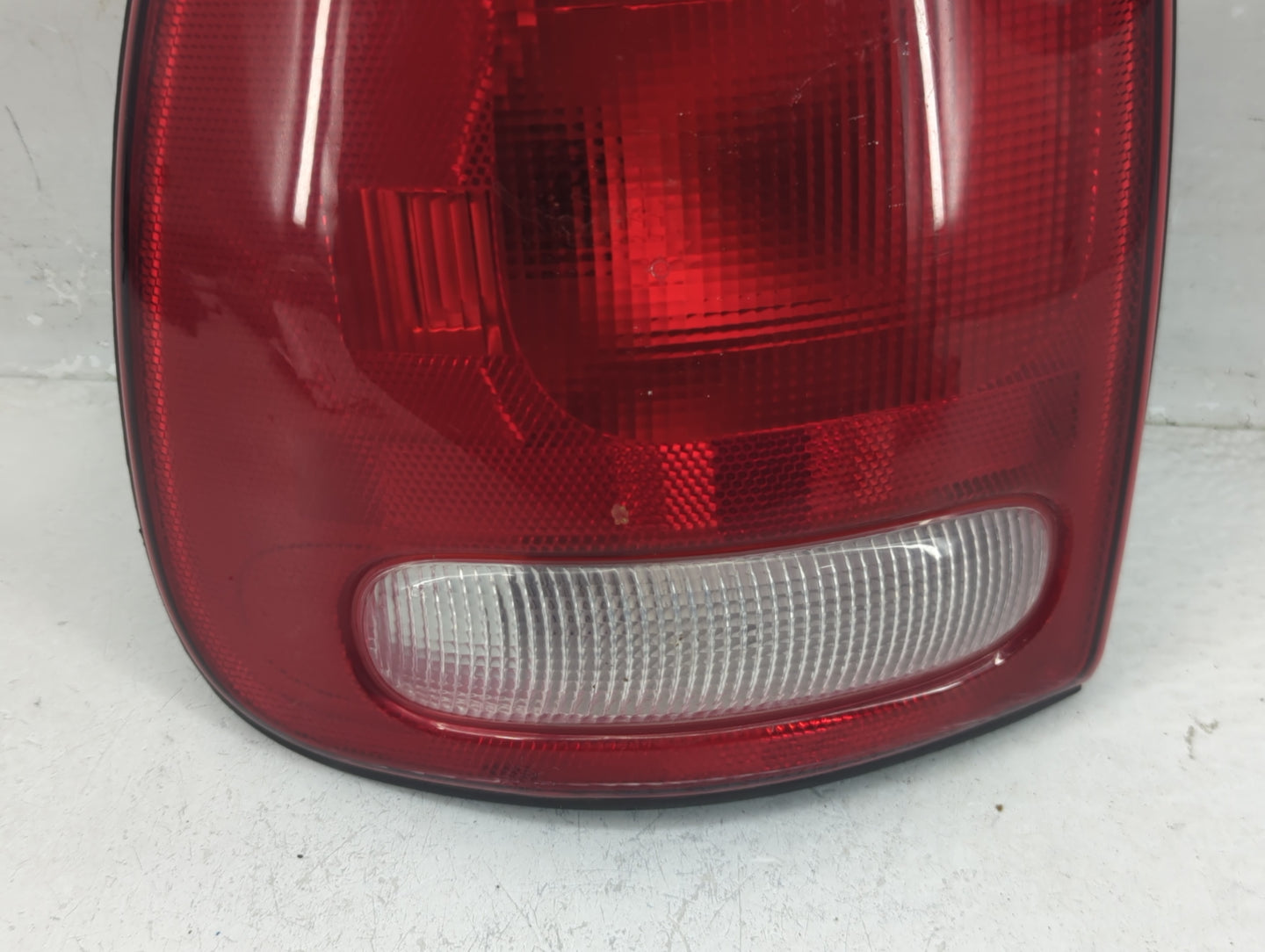 1998-2003 Dodge Durango Tail Light Assembly Driver Left OEM P/N:4576363 Fits Fits 1996 1997 1998 1999 2000 2001 2002 2003 OE