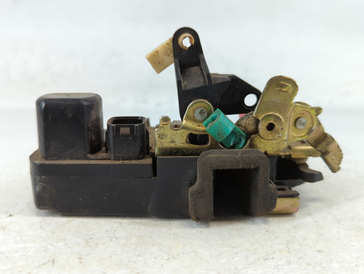 1999 Dodge Intrepid Front Driver Left Lock Actuator - Oemusedautoparts1.com