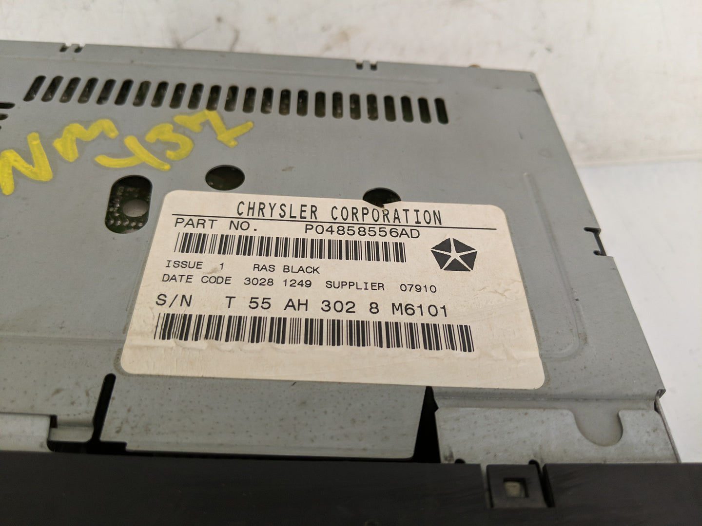 1994-2003 Dodge Ram 1500 Radio AM FM Cd Player Receiver Replacement P/N:P04858556AD Fits OEM Used Auto Parts - Oemusedautopa