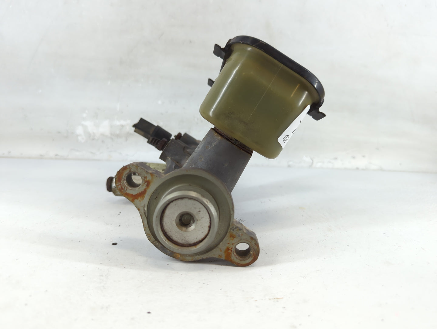 1999 Ford Cf6000 Brake Master Cylinder - Oemusedautoparts1.com