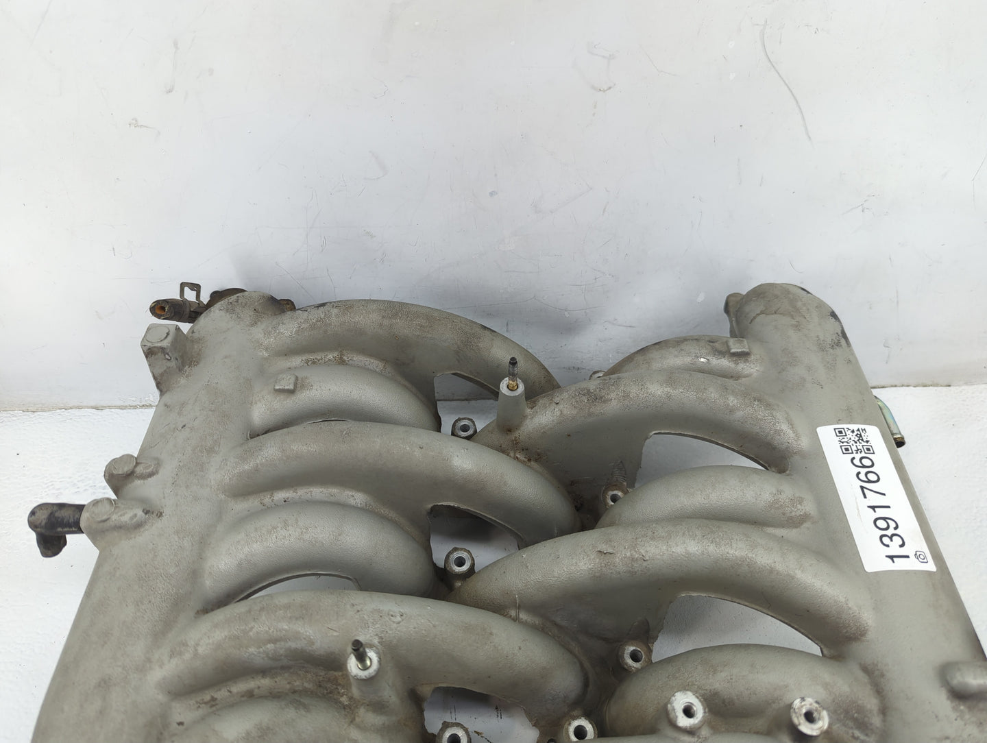 1999 Ford E-150 Air Intake Manifold P/N:RF-XL3E-9425-EC Fits OEM Used Auto Parts - Oemusedautoparts1.com