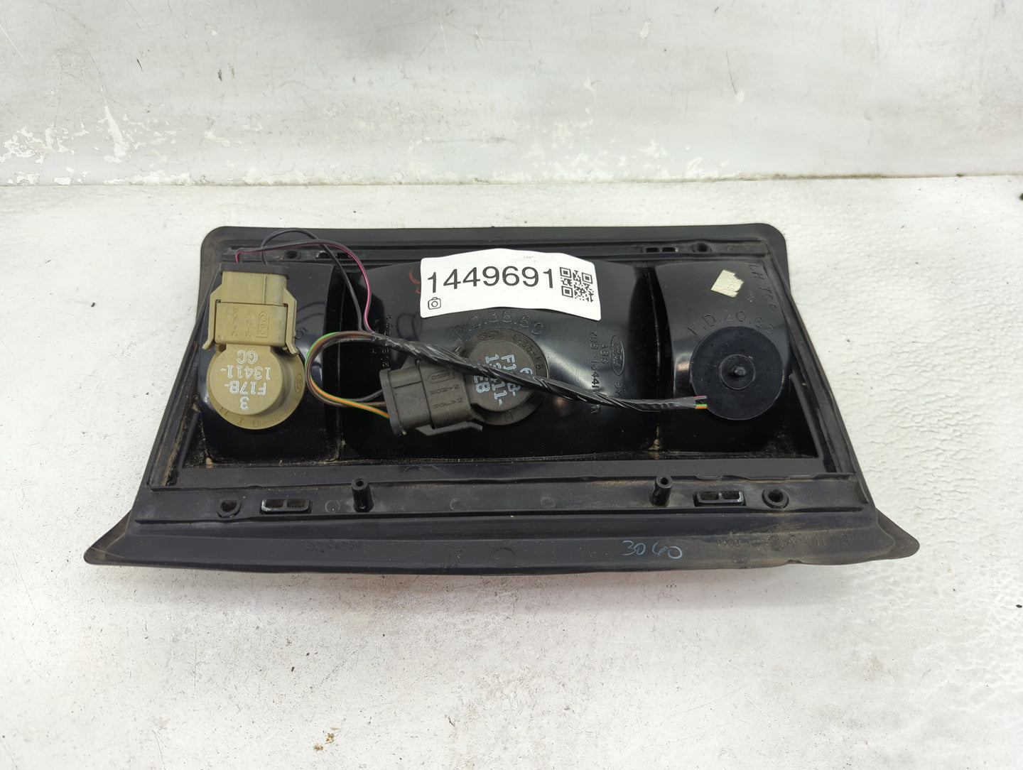 1995-2004 Ford E-150 Tail Light Assembly Driver Left OEM P/N:FZUB-13441-AA Fits OEM Used Auto Parts - Oemusedautoparts1.com