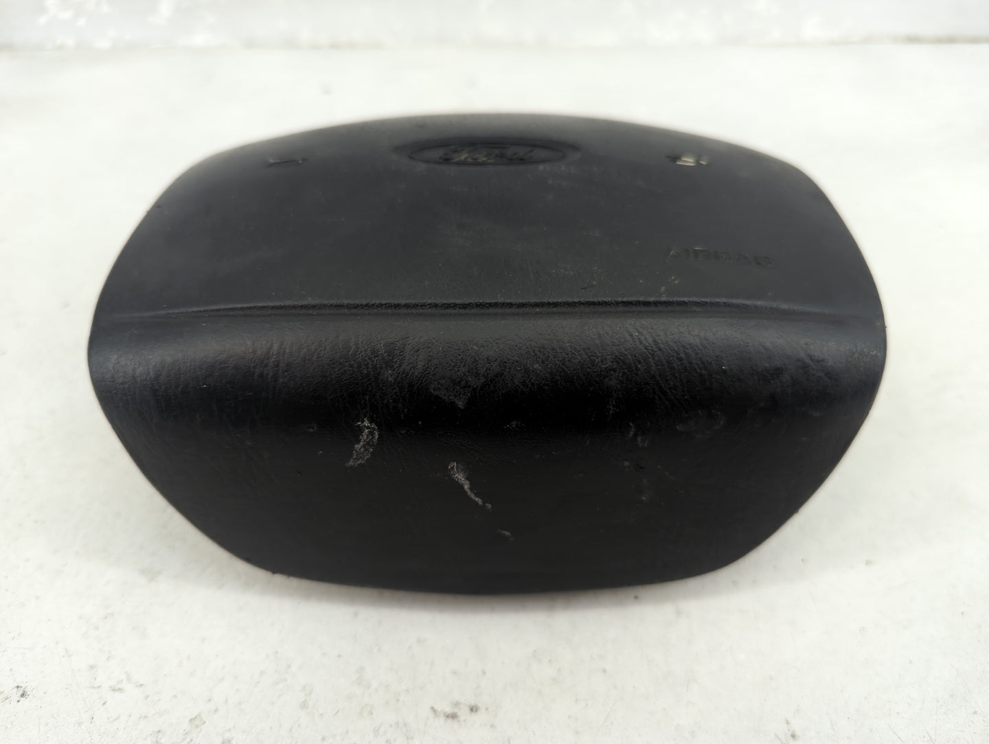 1999-2002 Ford E-150 Air Bag Driver Left Steering Wheel Mounted Fits Fits 1999 2000 2001 2002 OEM Used Auto Parts - Oemuseda