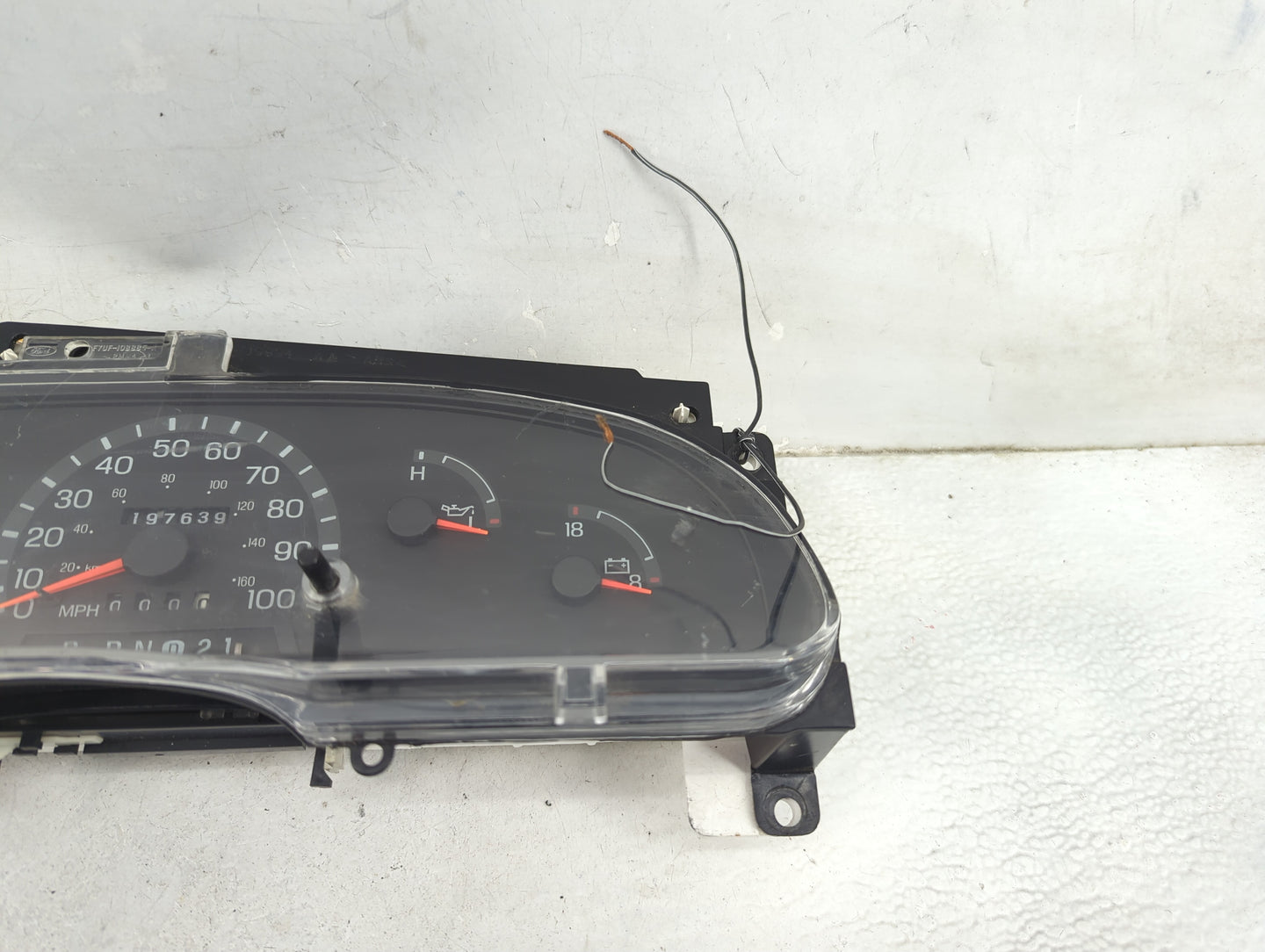 1999-2000 Ford E-150 Instrument Cluster Speedometer Gauges P/N:F8UF-10C956-AA Fits Fits 1999 2000 OEM Used Auto Parts - Oemu