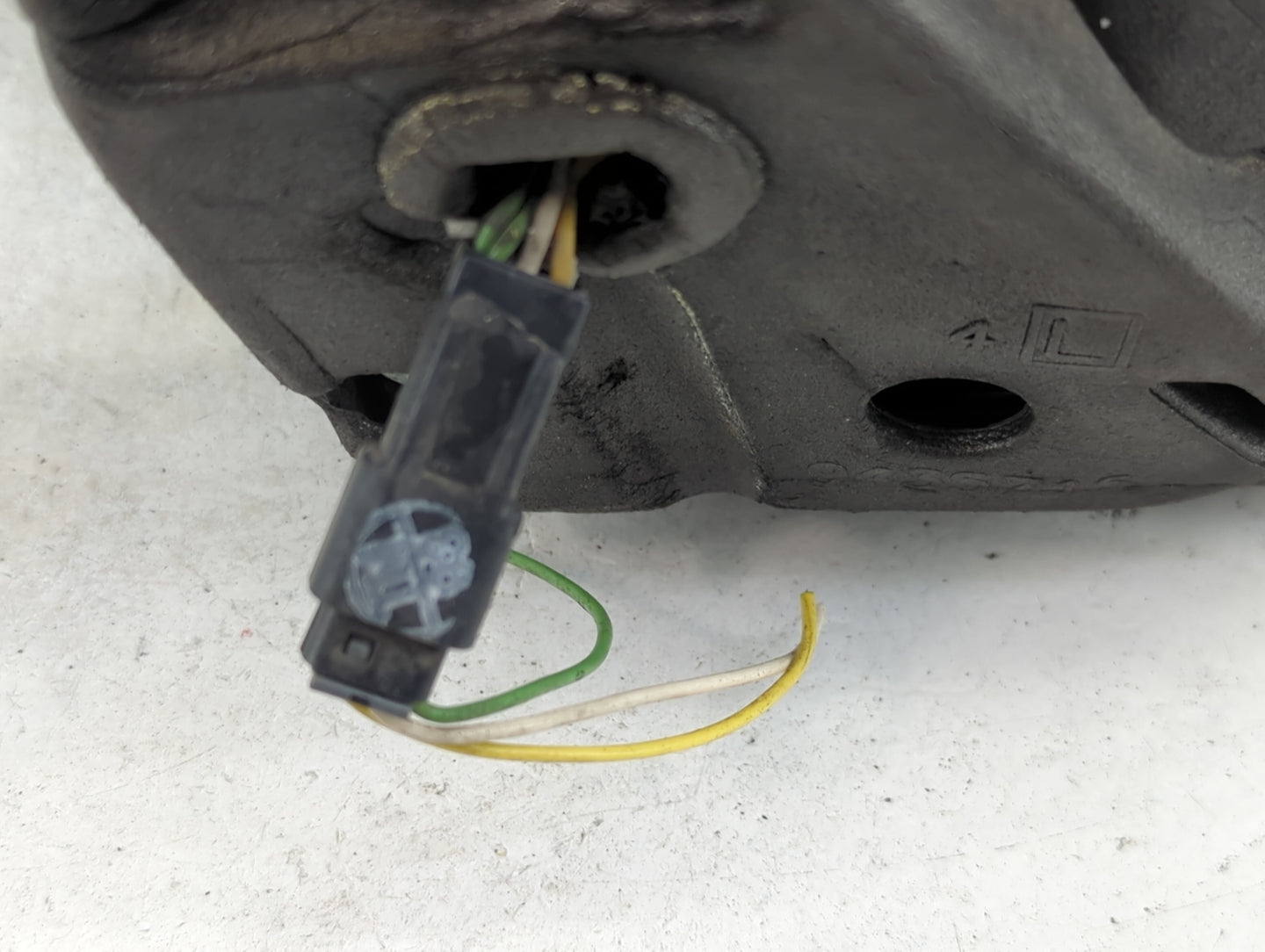 1992-2002 Ford E-150 Driver Side View Mirror - Left Door Mirror OEM Used - Oemusedautoparts1.com