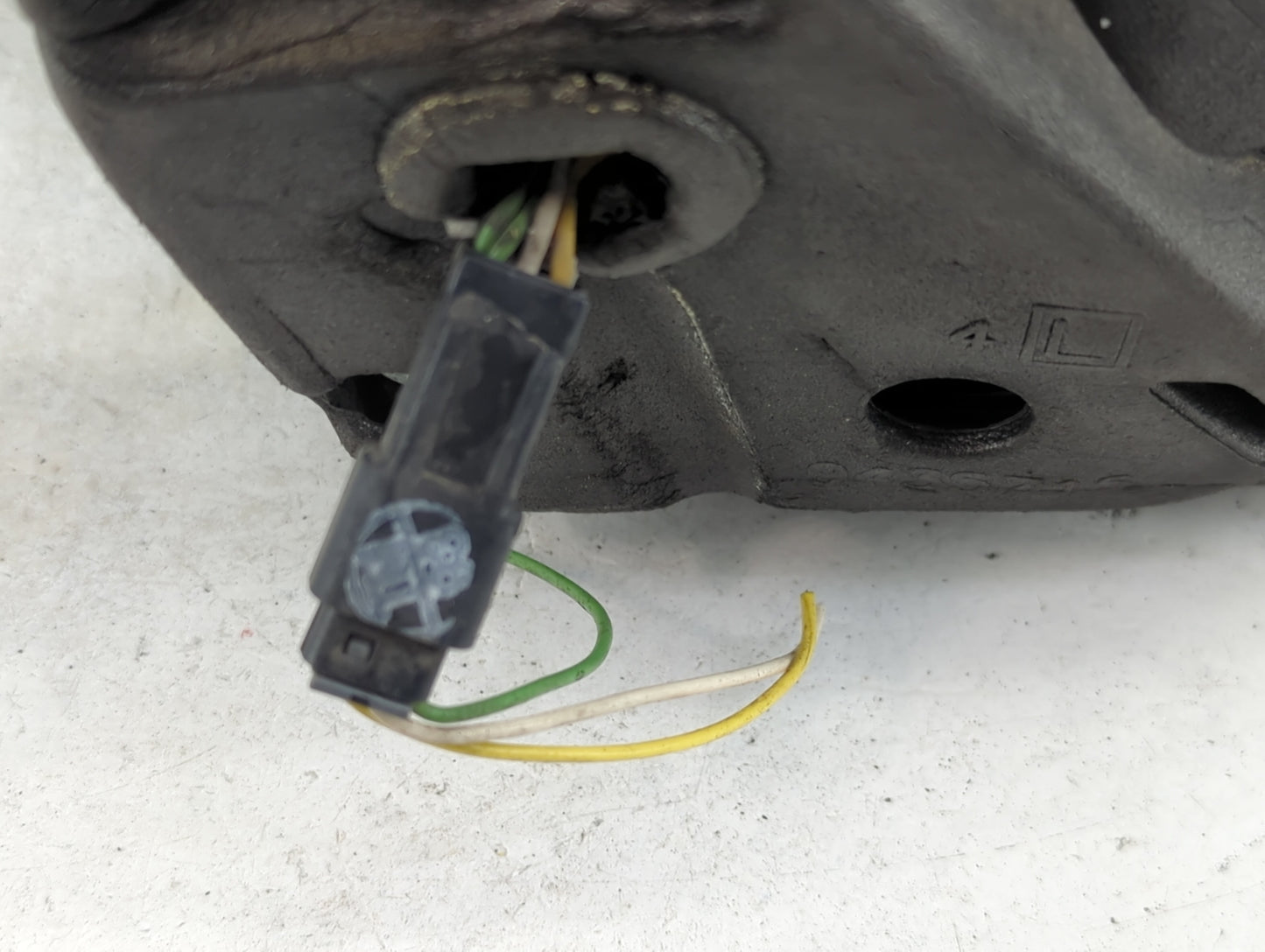 1992-2002 Ford E-150 Driver Side View Mirror - Left Door Mirror OEM Used - Oemusedautoparts1.com