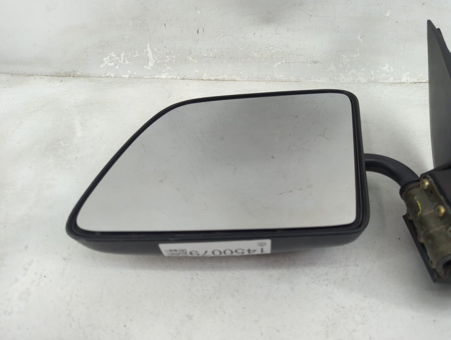 1994-2006 Ford E-150 Driver Side View Mirror - Left Door Mirror OEM Used - Oemusedautoparts1.com