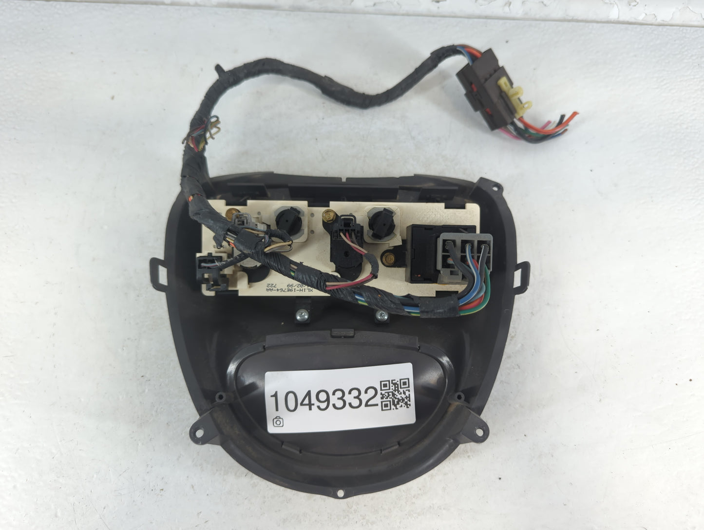 1999-2002 Ford Expedition Climate Control Module Temperature AC/Heater Replacement P/N:XL1H-19E764-AA Fits OEM Used Auto Par