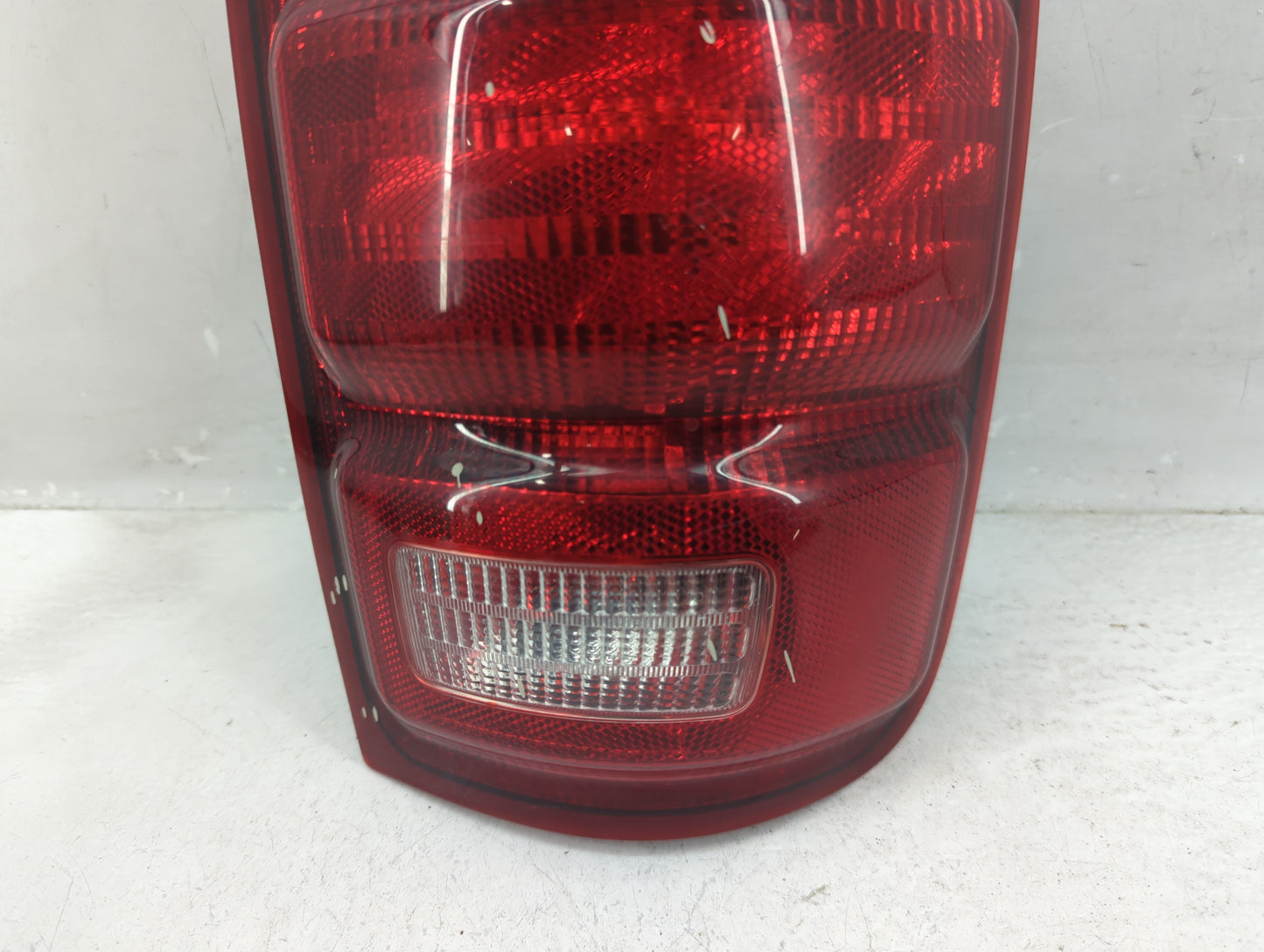 1997-2002 Ford Expedition Tail Light Assembly Passenger Right OEM P/N:44ZH-1093B Fits Fits 1997 1998 1999 2000 2001 2002 OEM