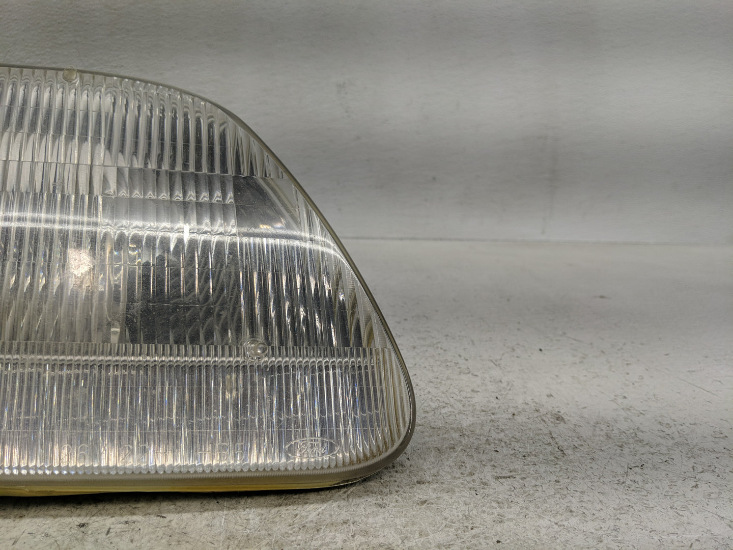 Ford Expedition Passenger Right Oem Head Light Headlight Lamp - Oemusedautoparts1.com