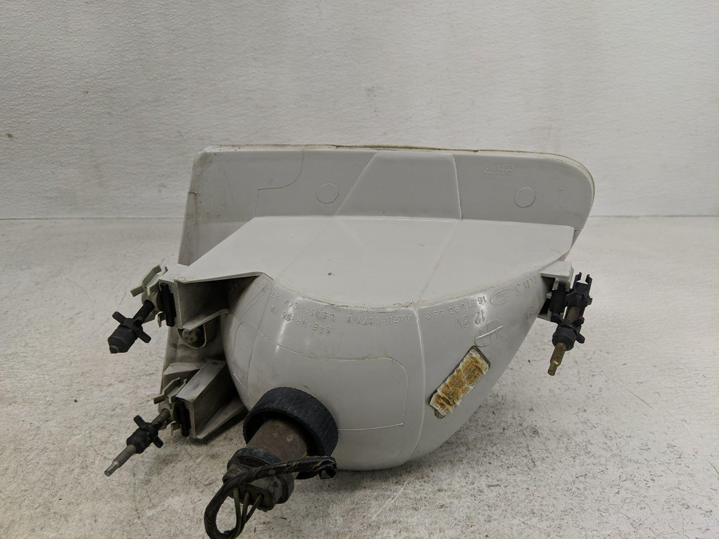 Ford Expedition Passenger Right Oem Head Light Headlight Lamp - Oemusedautoparts1.com