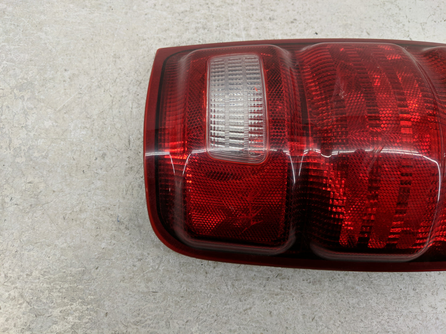 1997-2002 Ford Expedition Tail Light Assembly Passenger Right OEM Fits Fits 1997 1998 1999 2000 2001 2002 OEM Used Auto Part