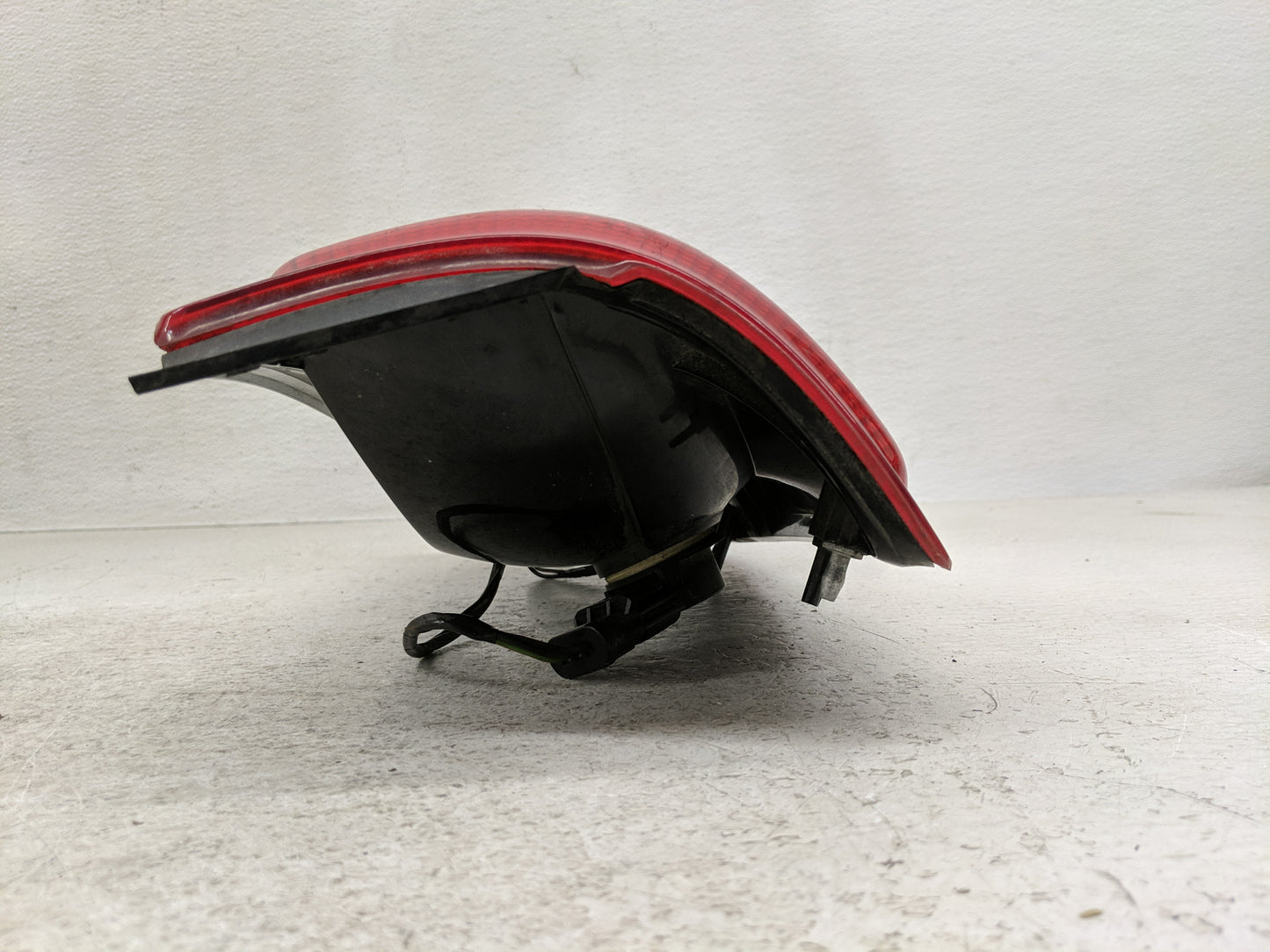 1997-2002 Ford Expedition Tail Light Assembly Driver Left OEM Fits Fits 1997 1998 1999 2000 2001 2002 OEM Used Auto Parts - 