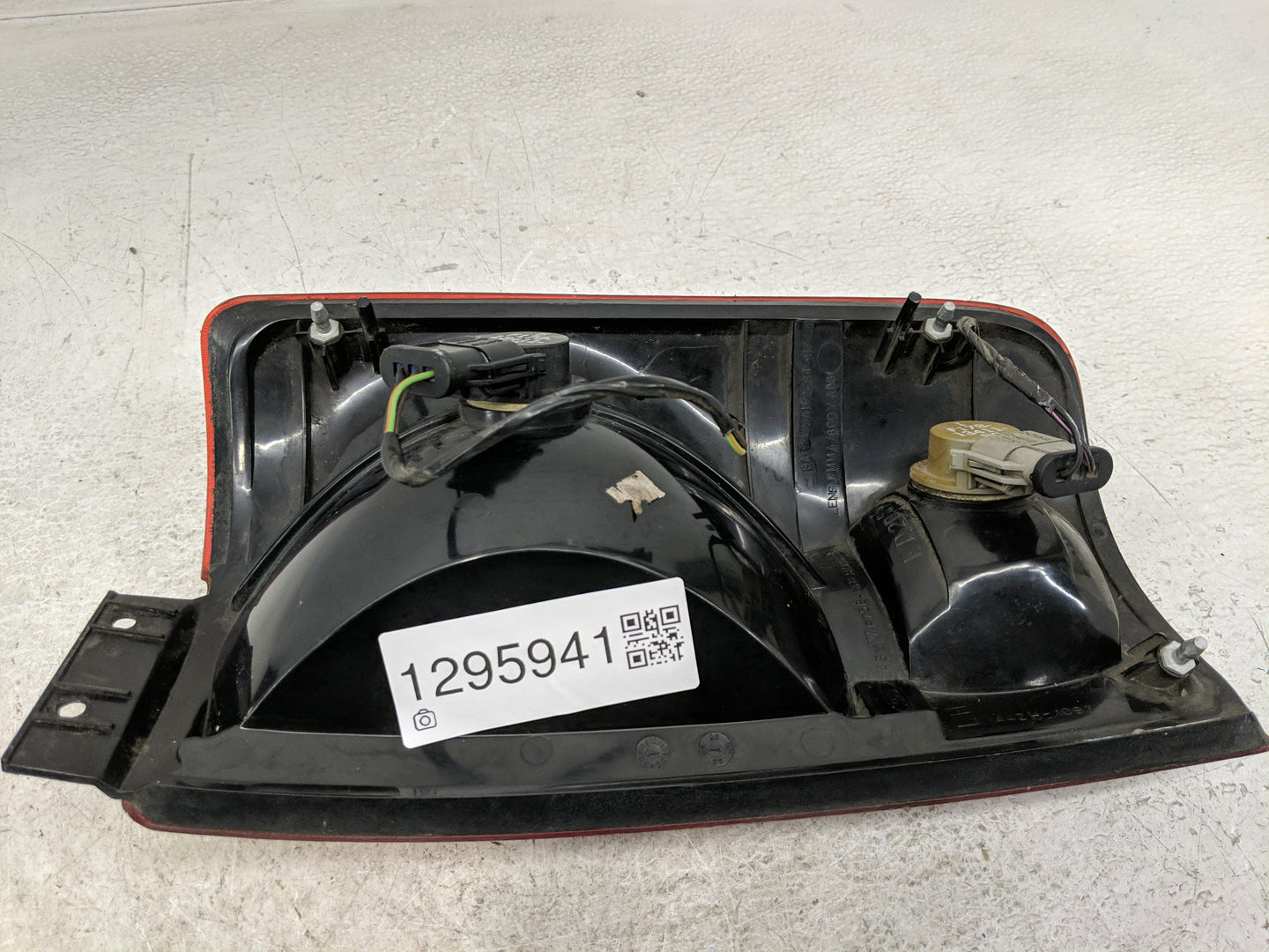 1997-2002 Ford Expedition Tail Light Assembly Driver Left OEM Fits Fits 1997 1998 1999 2000 2001 2002 OEM Used Auto Parts - 