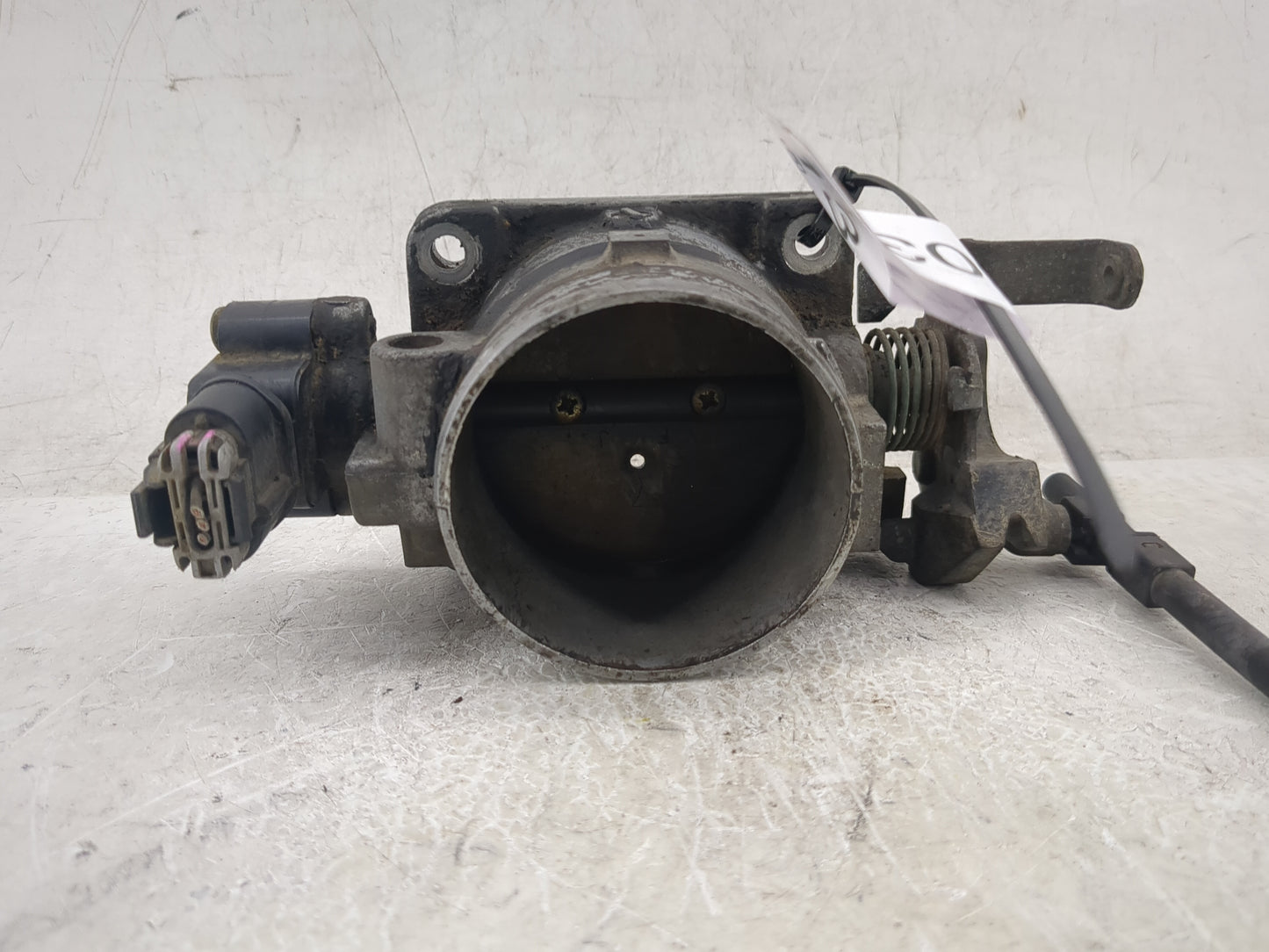1999 Ford Expedition Throttle Body Fits OEM Used Auto Parts - Oemusedautoparts1.com