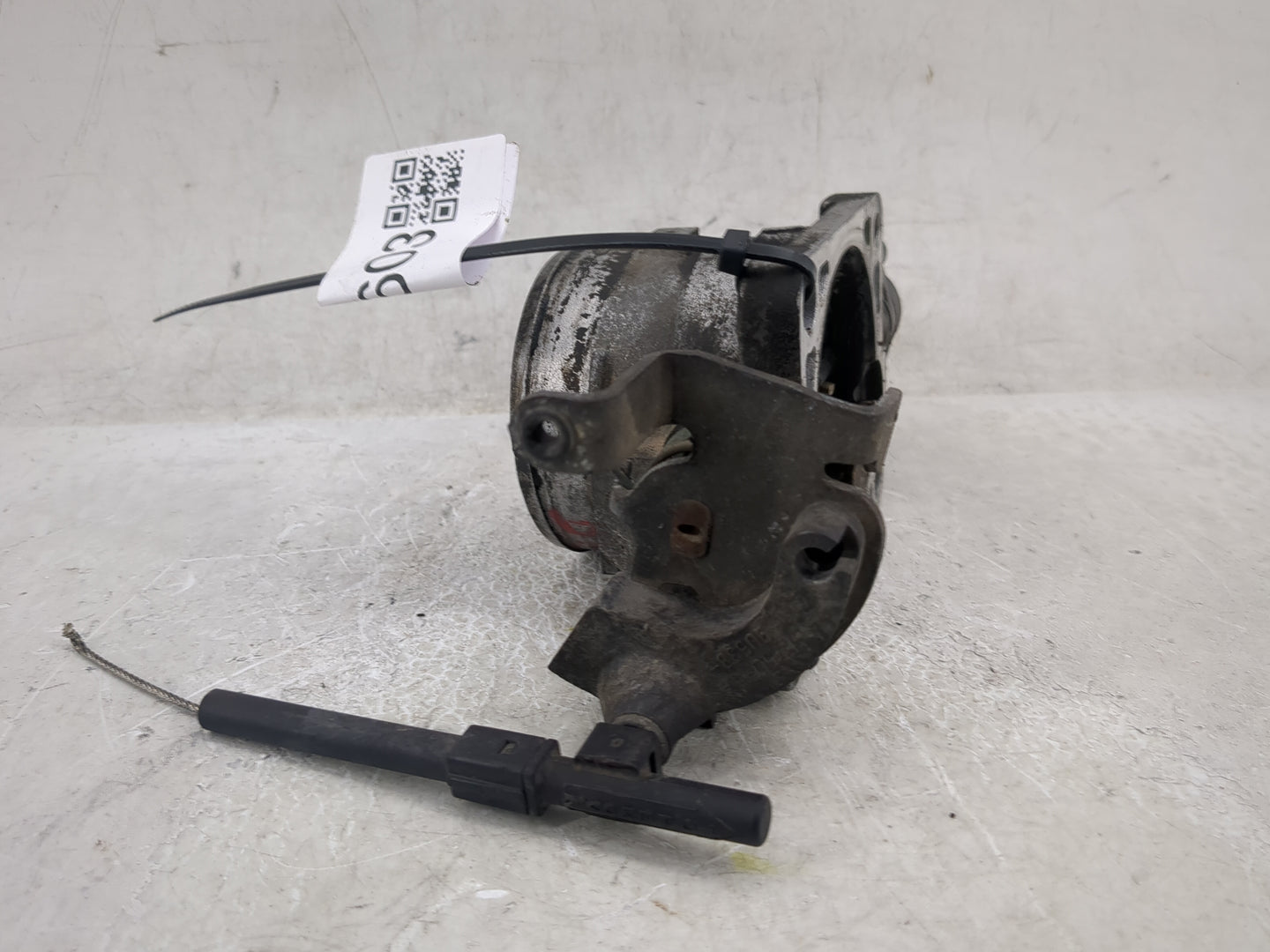1999 Ford Expedition Throttle Body Fits OEM Used Auto Parts - Oemusedautoparts1.com
