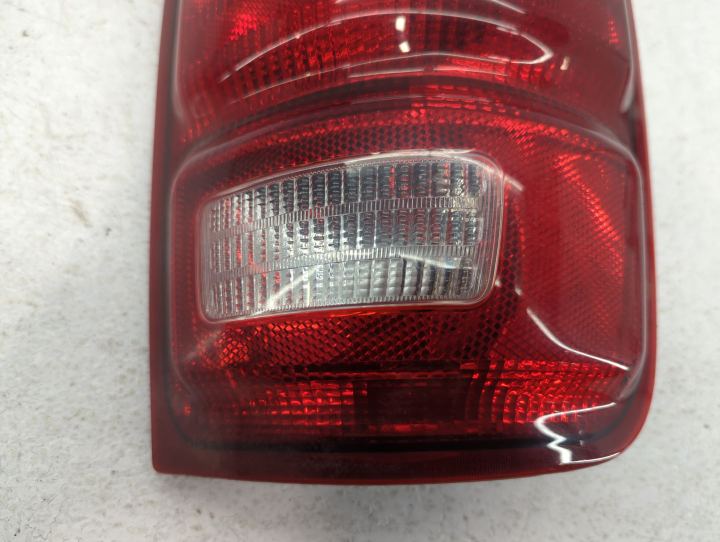 1997-2002 Ford Expedition Tail Light Assembly Passenger Right OEM P/N:F75B-13B504-A Fits Fits 1997 1998 1999 2000 2001 2002 