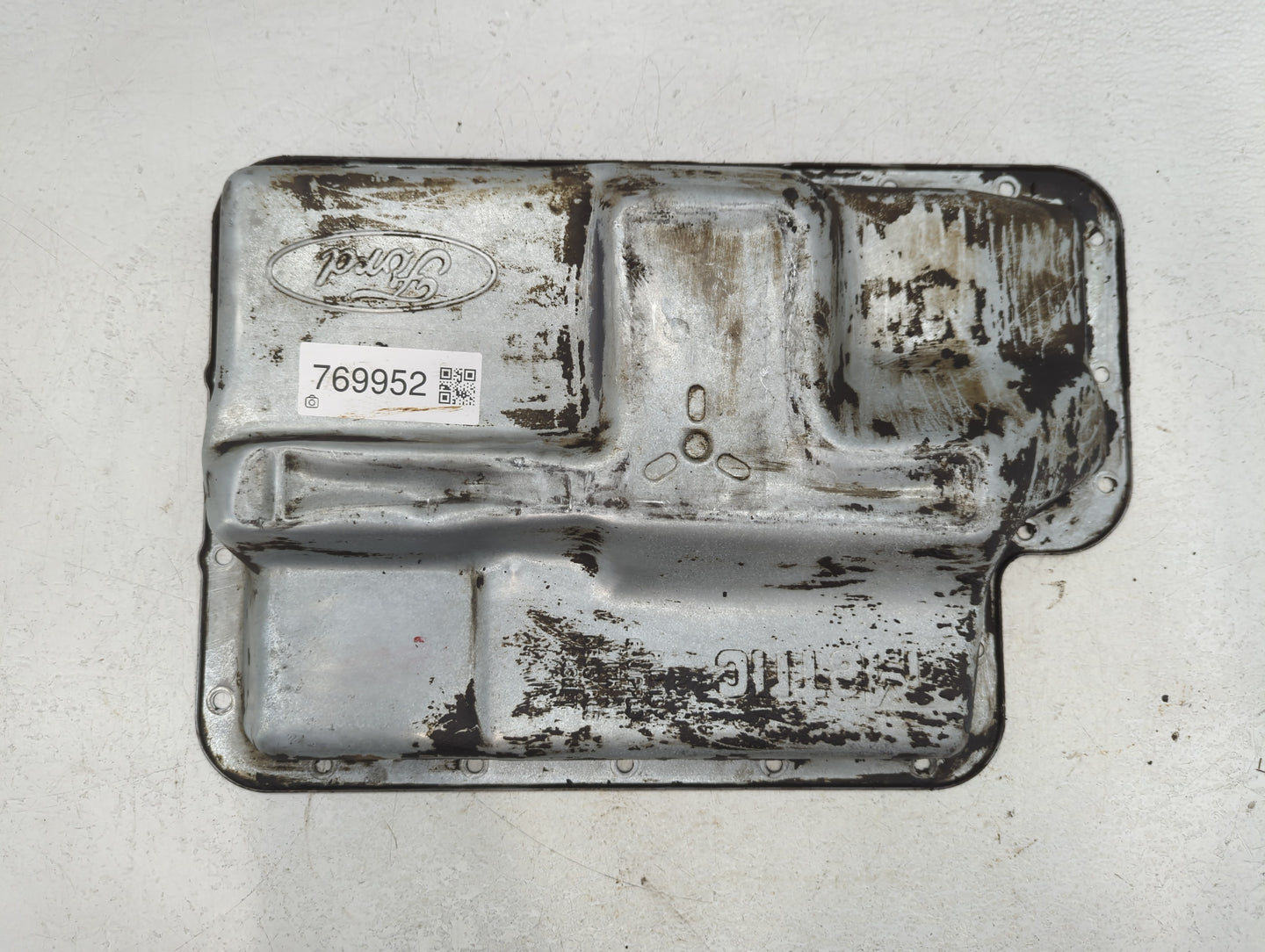 2002 Ford Expedition Engine Oil Pan Fits Fits 1999 2000 2001 2003 2004 OEM Used Auto Parts - Oemusedautoparts1.com